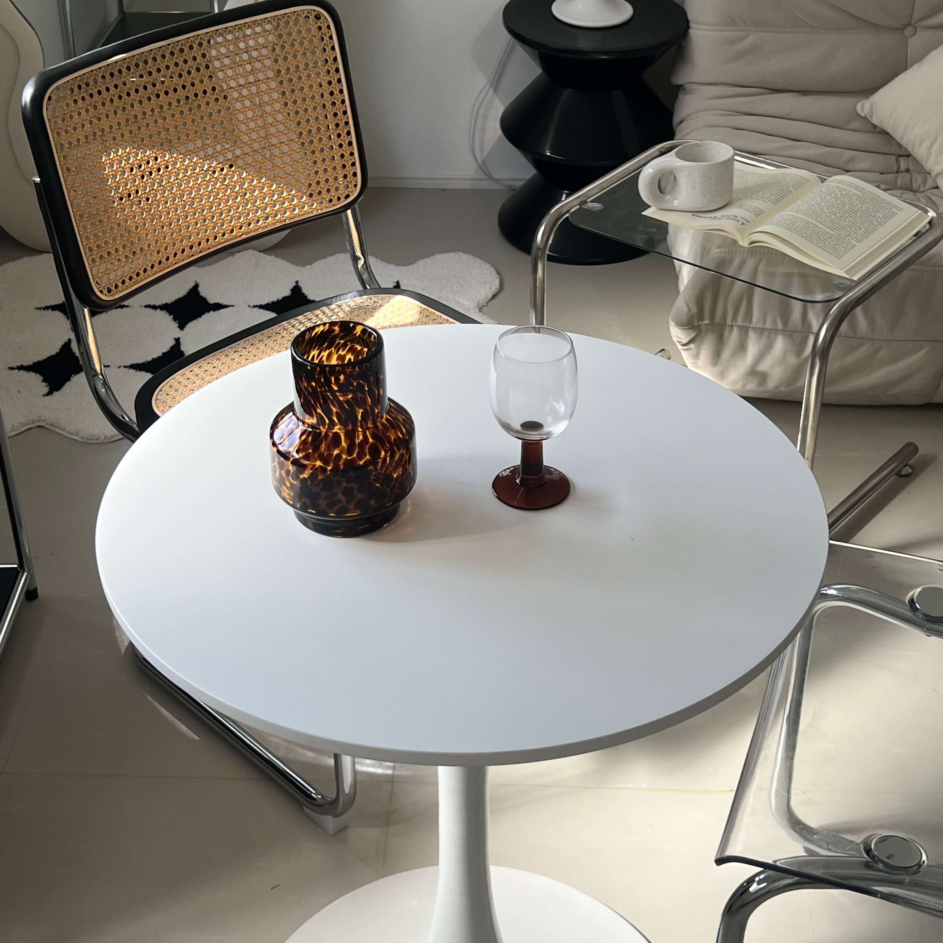 T4 モダンサークルカフェテーブル