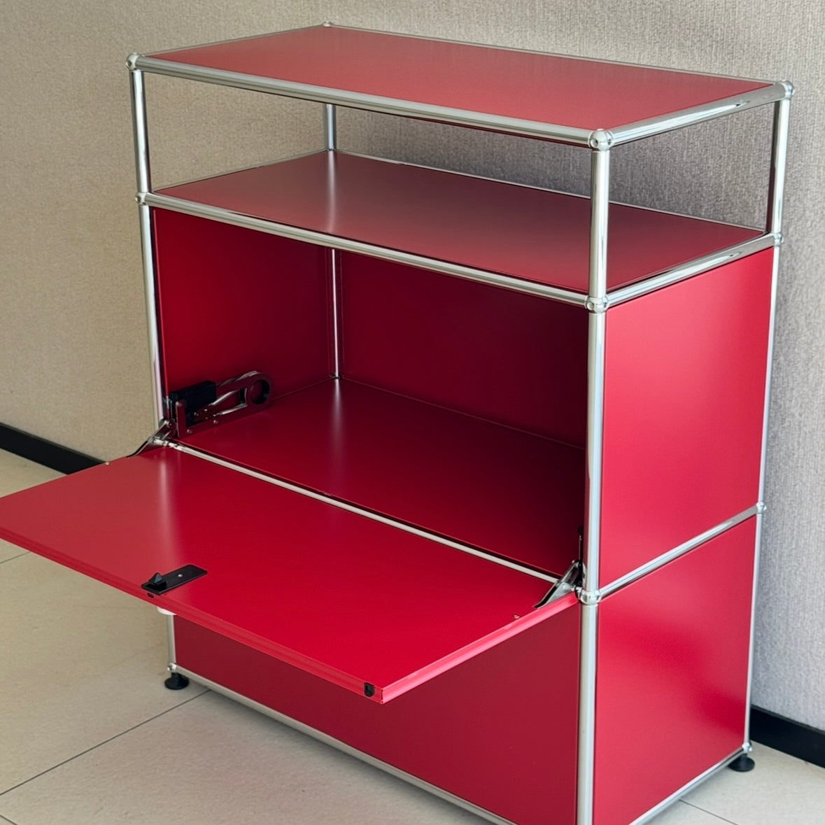 Custom module lock rack