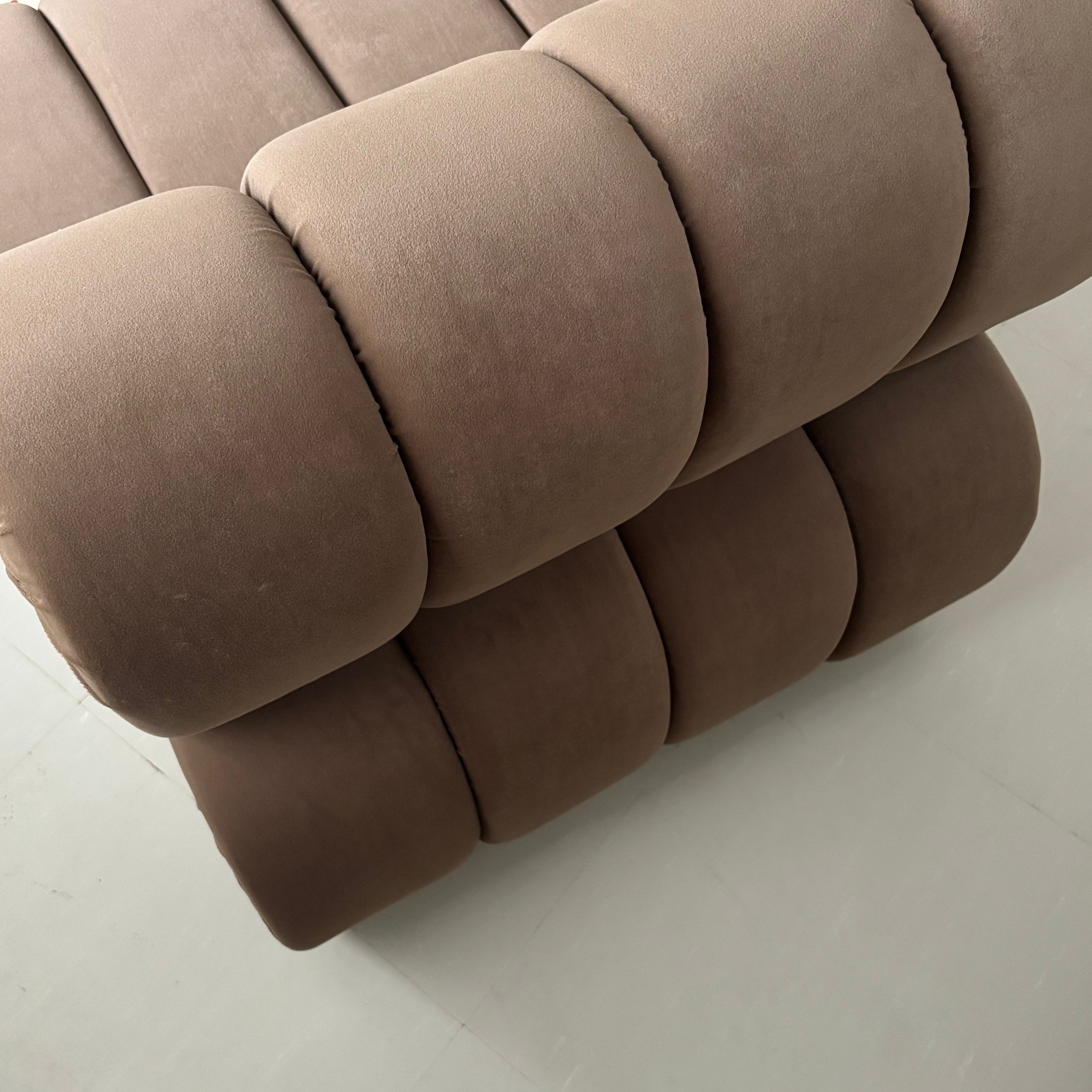 Puff rib sofa