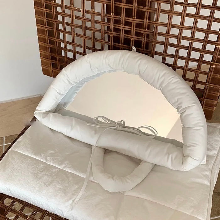 Snow cushion mirror
