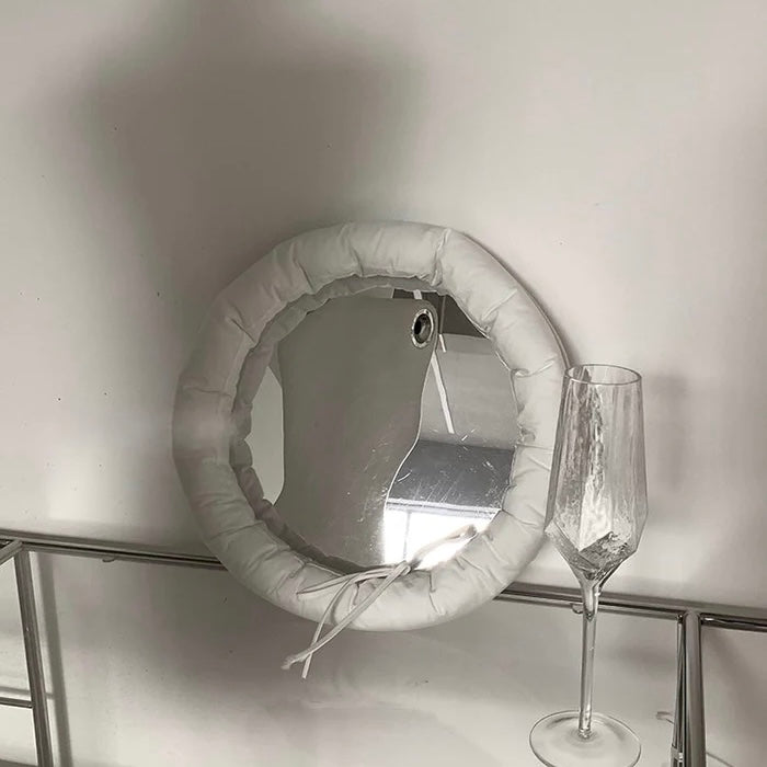 Snow cushion mirror