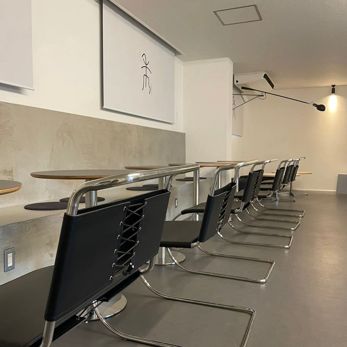 C15 ステンレスラウンドレッグチェア 4color