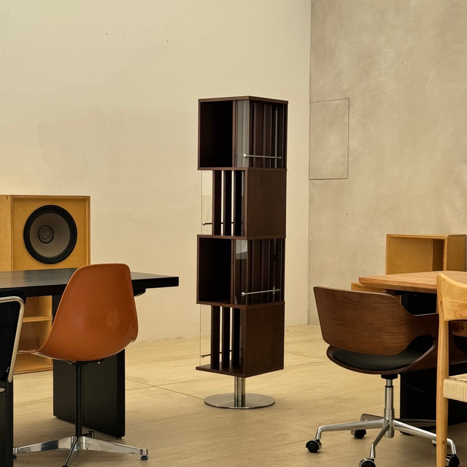 S7 Mirror Column Bookshelf