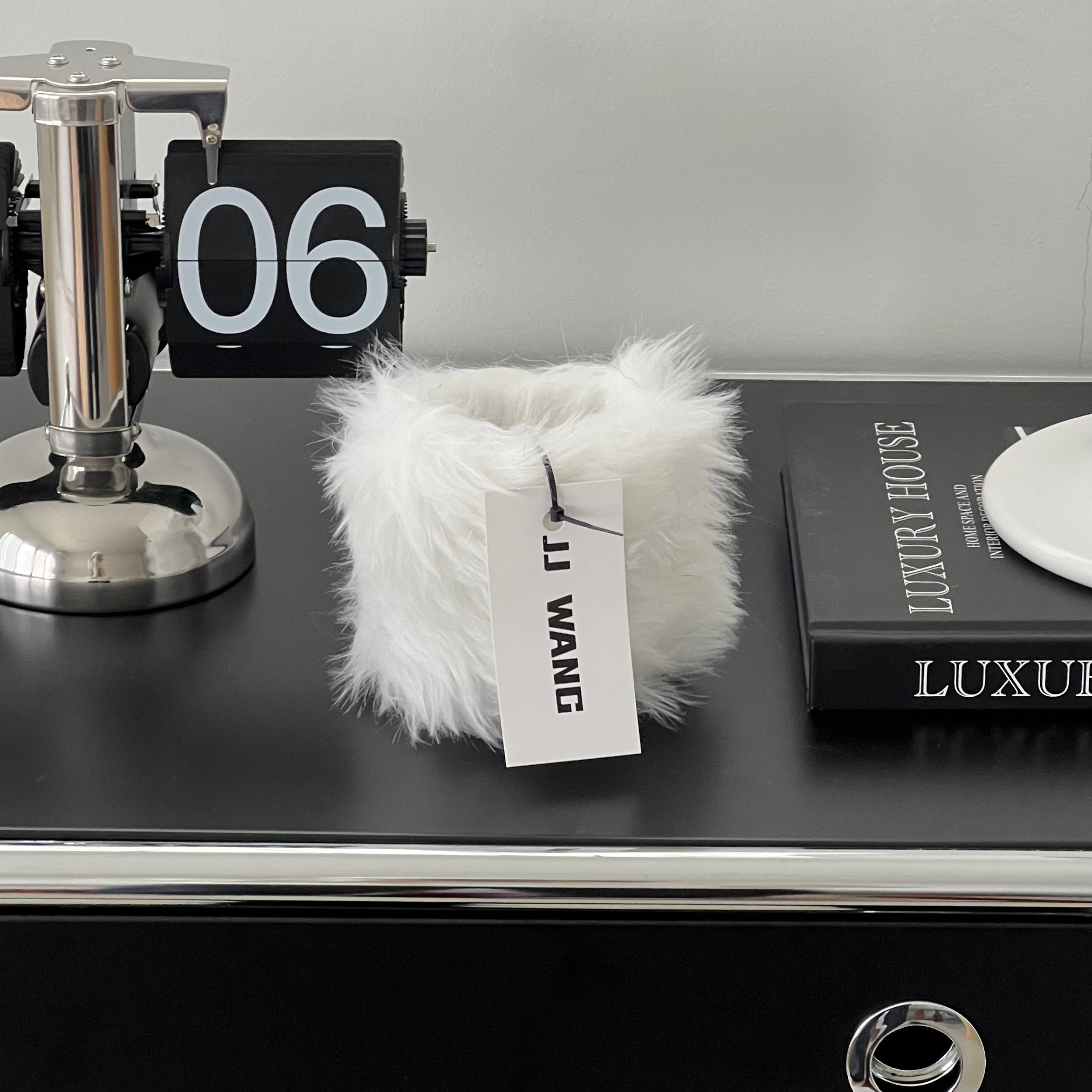 Fur plant vase