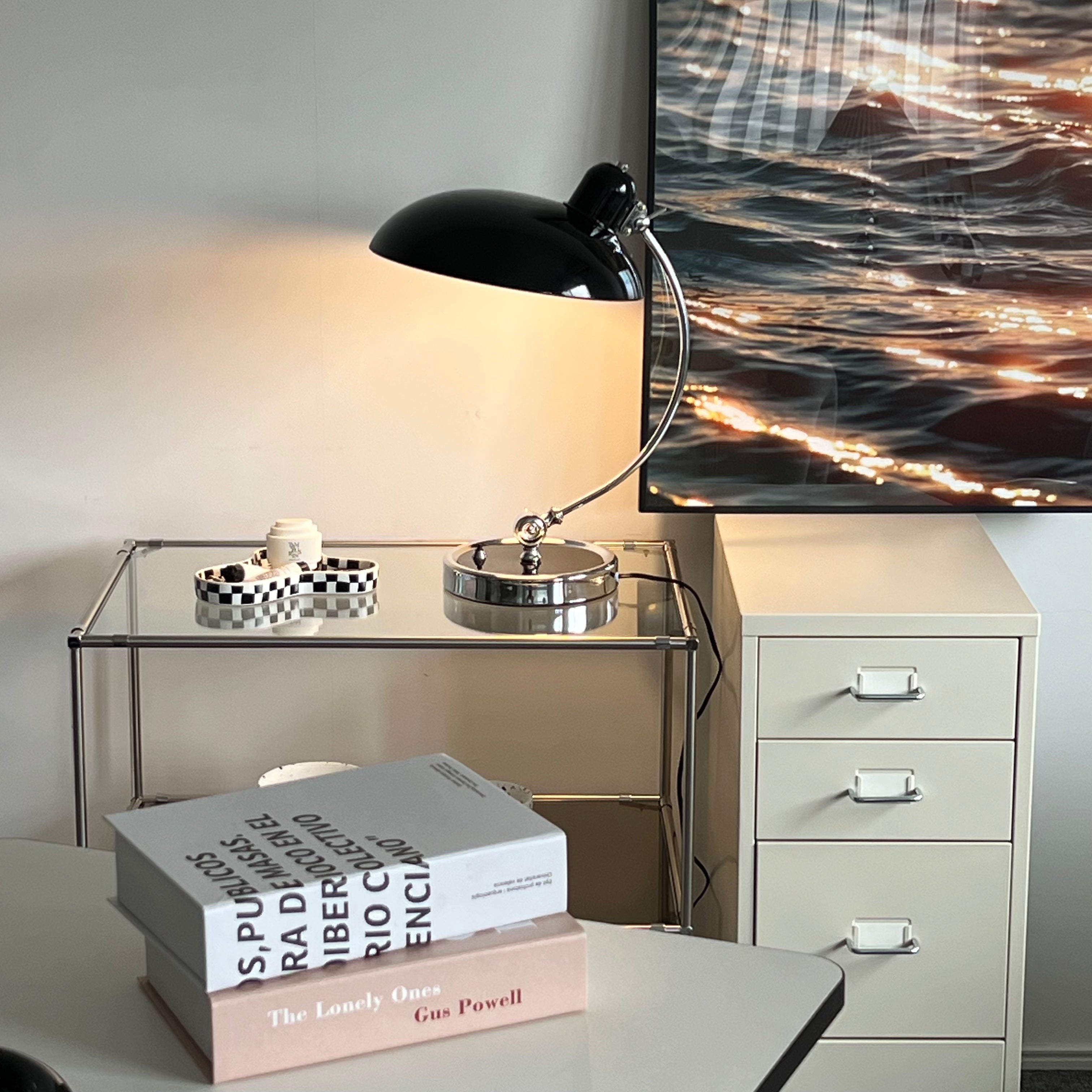 Modern desk lamp