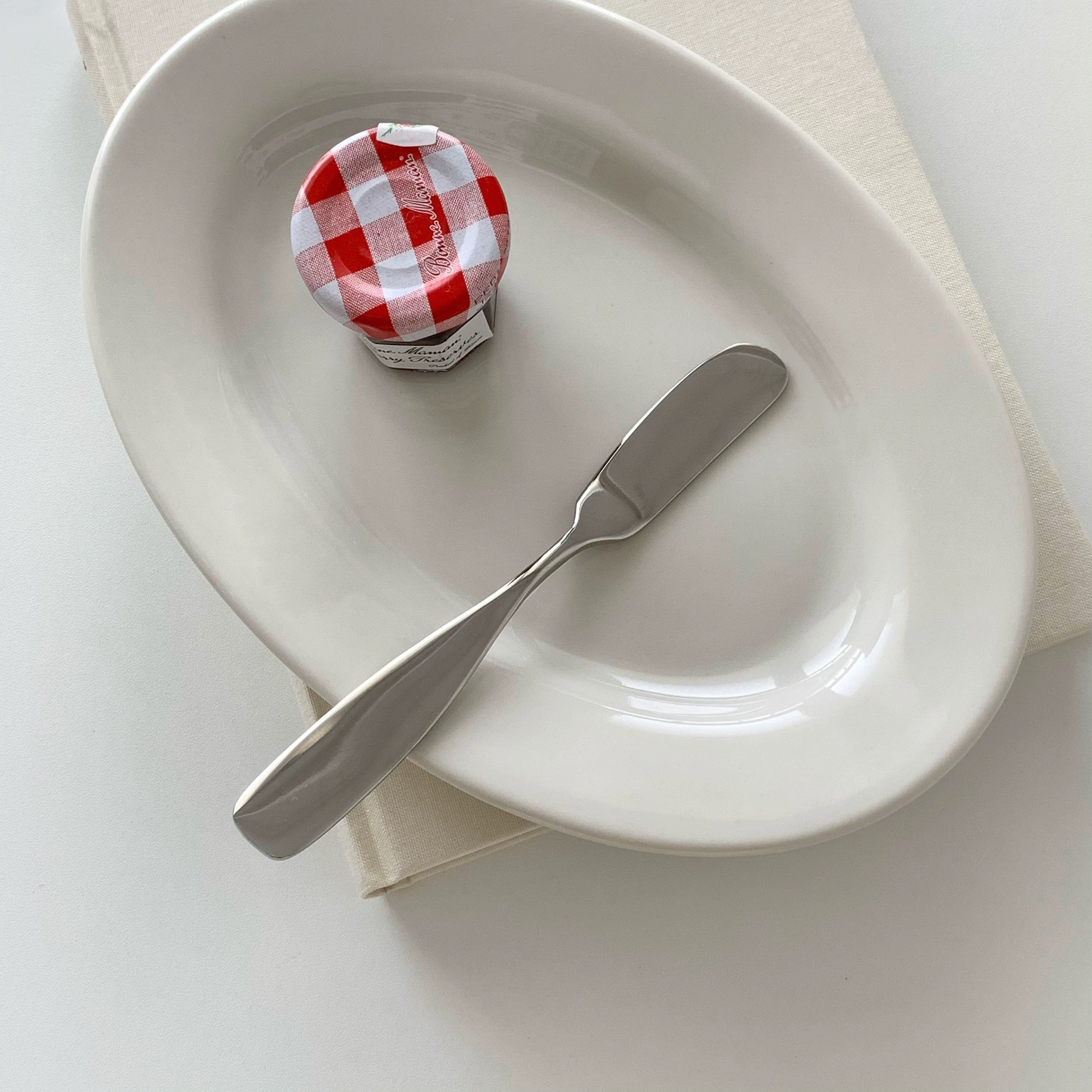 Simple butter knife