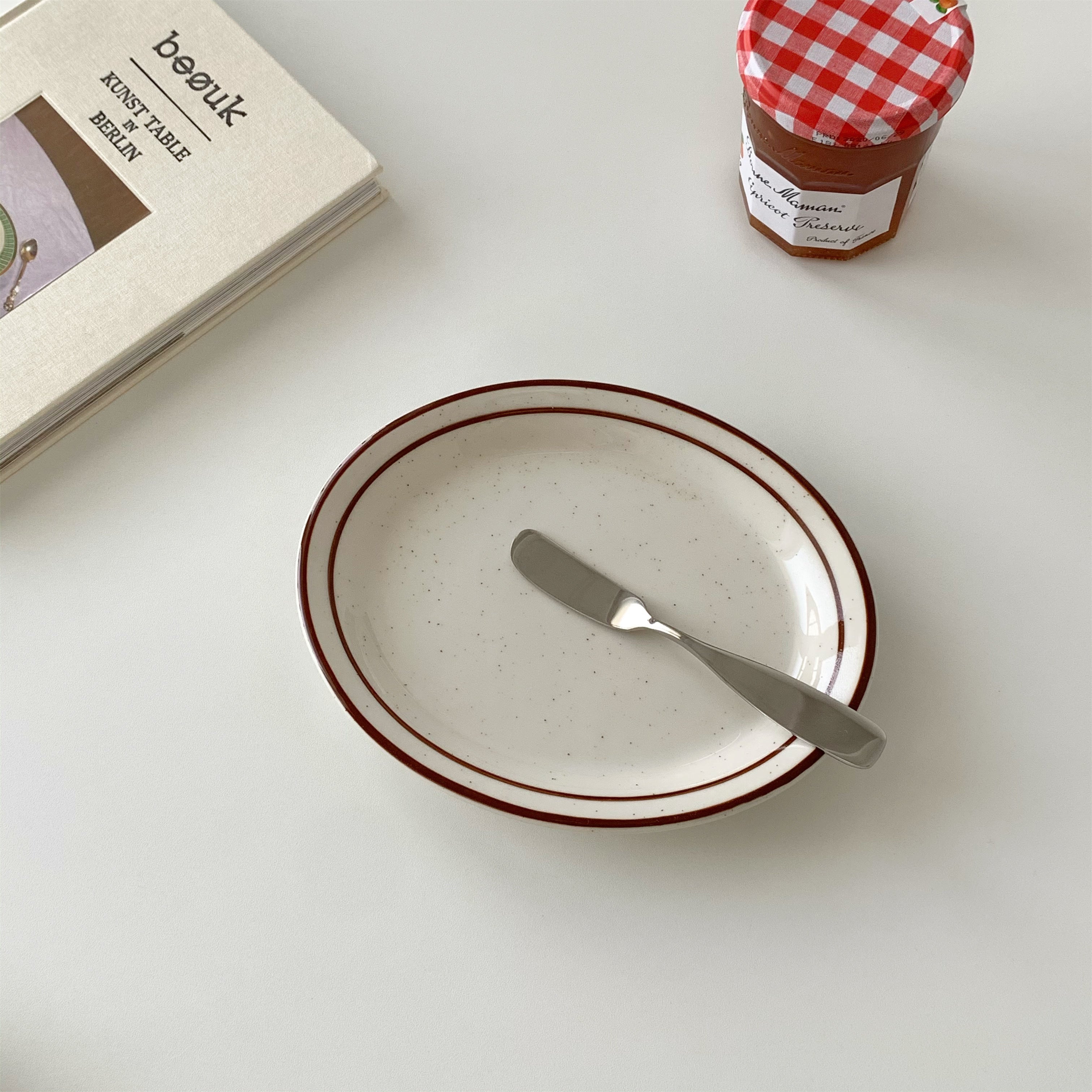 Simple butter knife