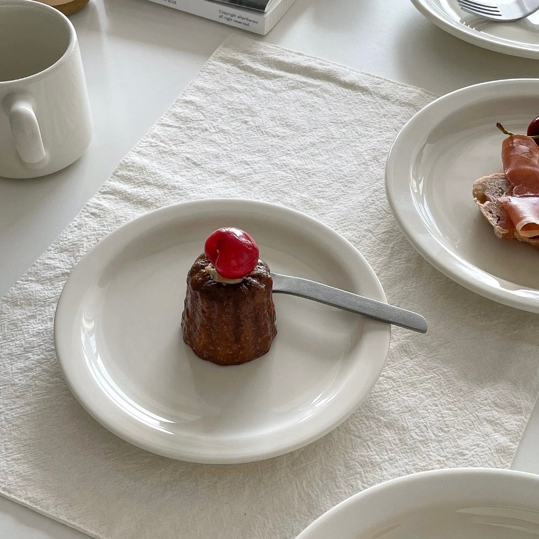 Minimal plate