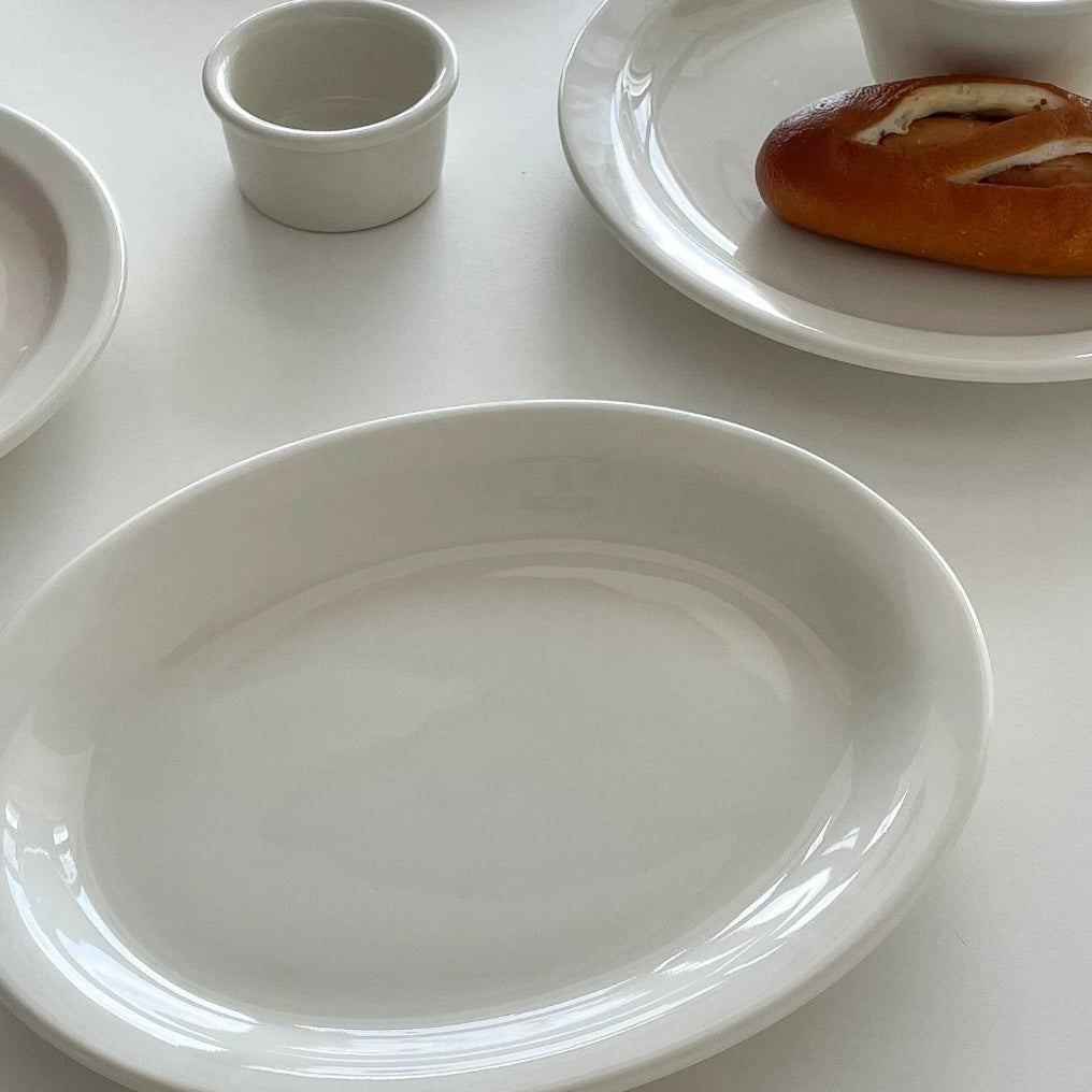 Plane oval plate