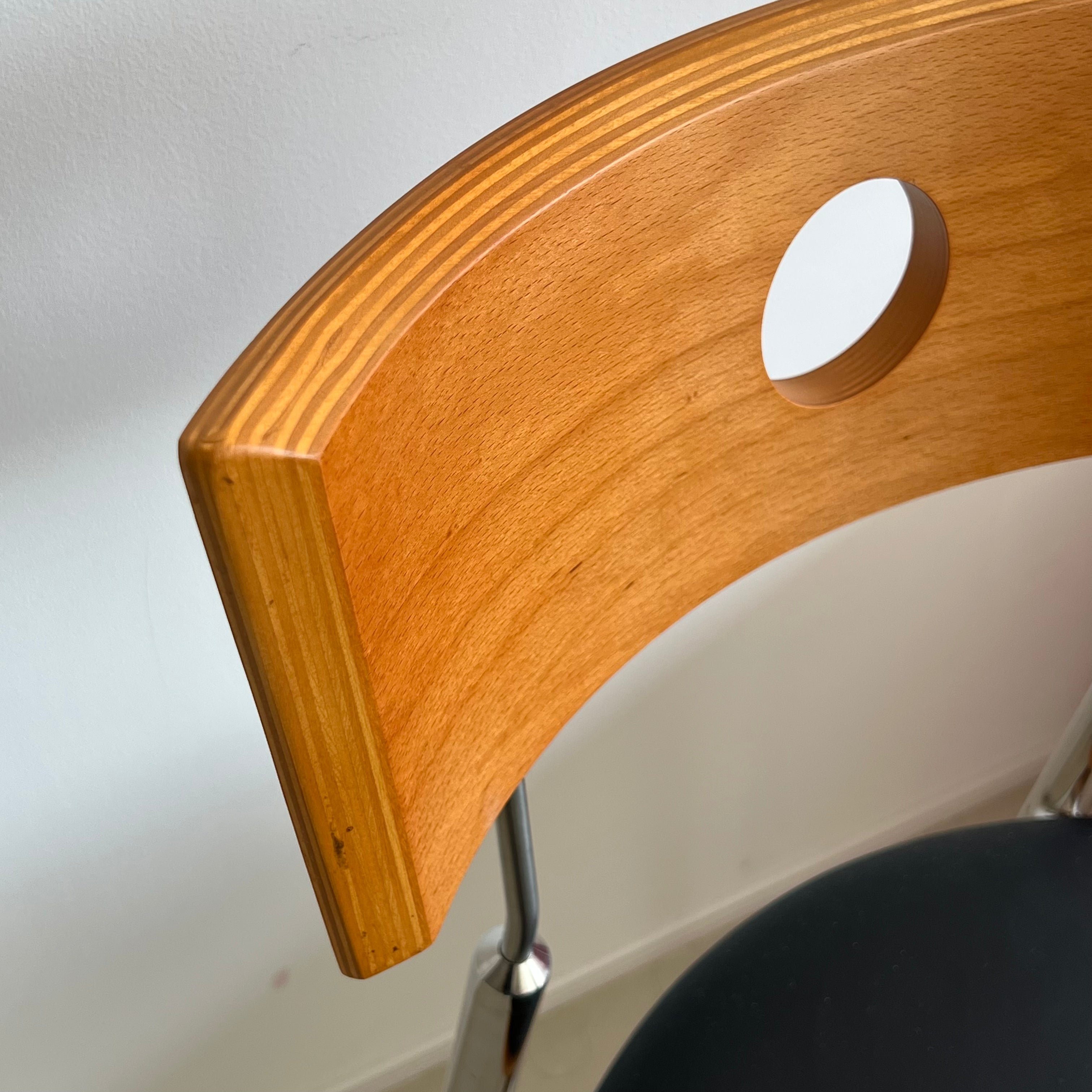 Moon chair