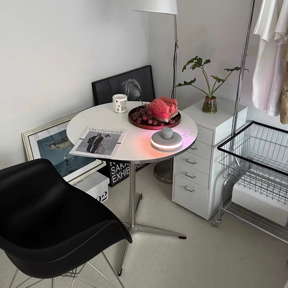 C49 eiffel leg hole chair