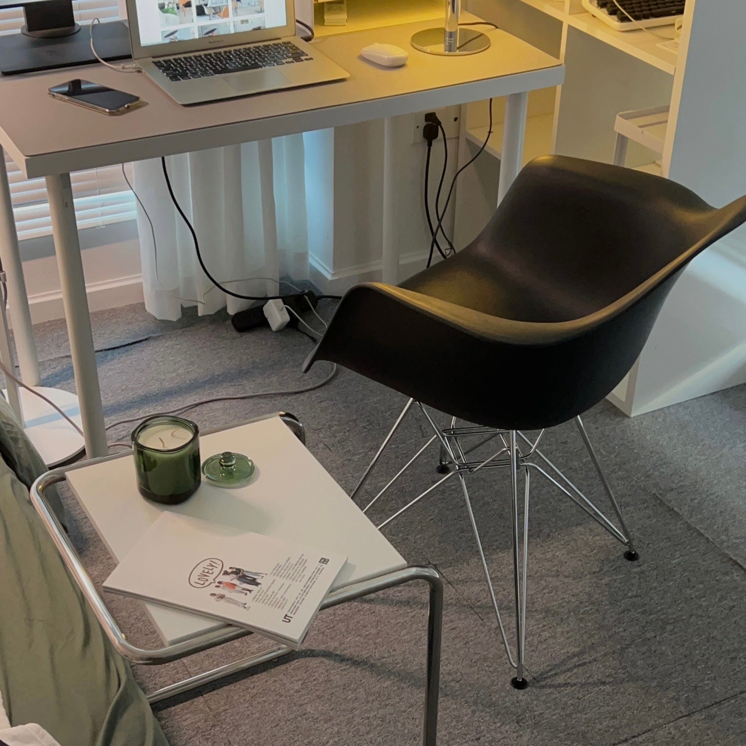 C49 eiffel leg hole chair