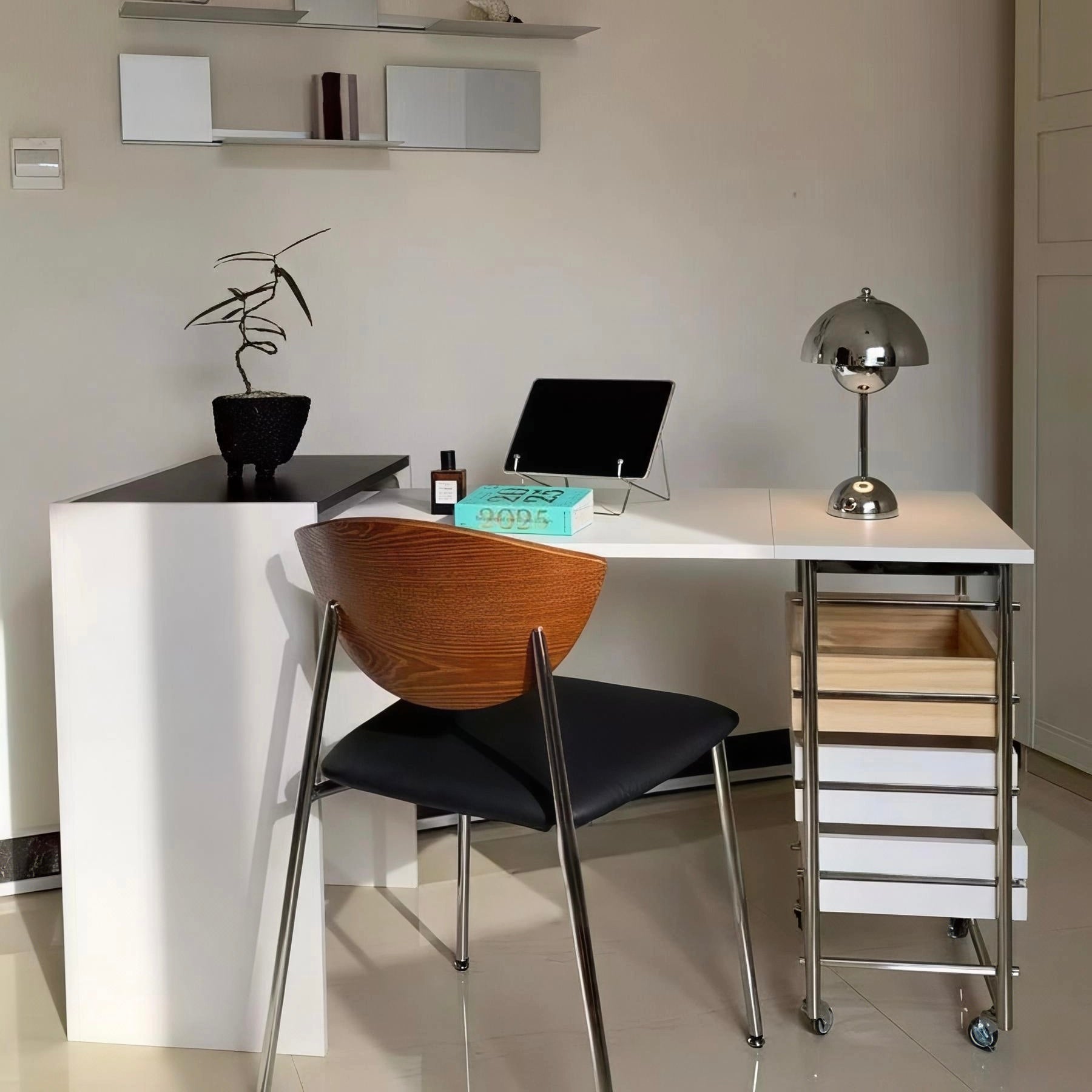 Mulch work desk