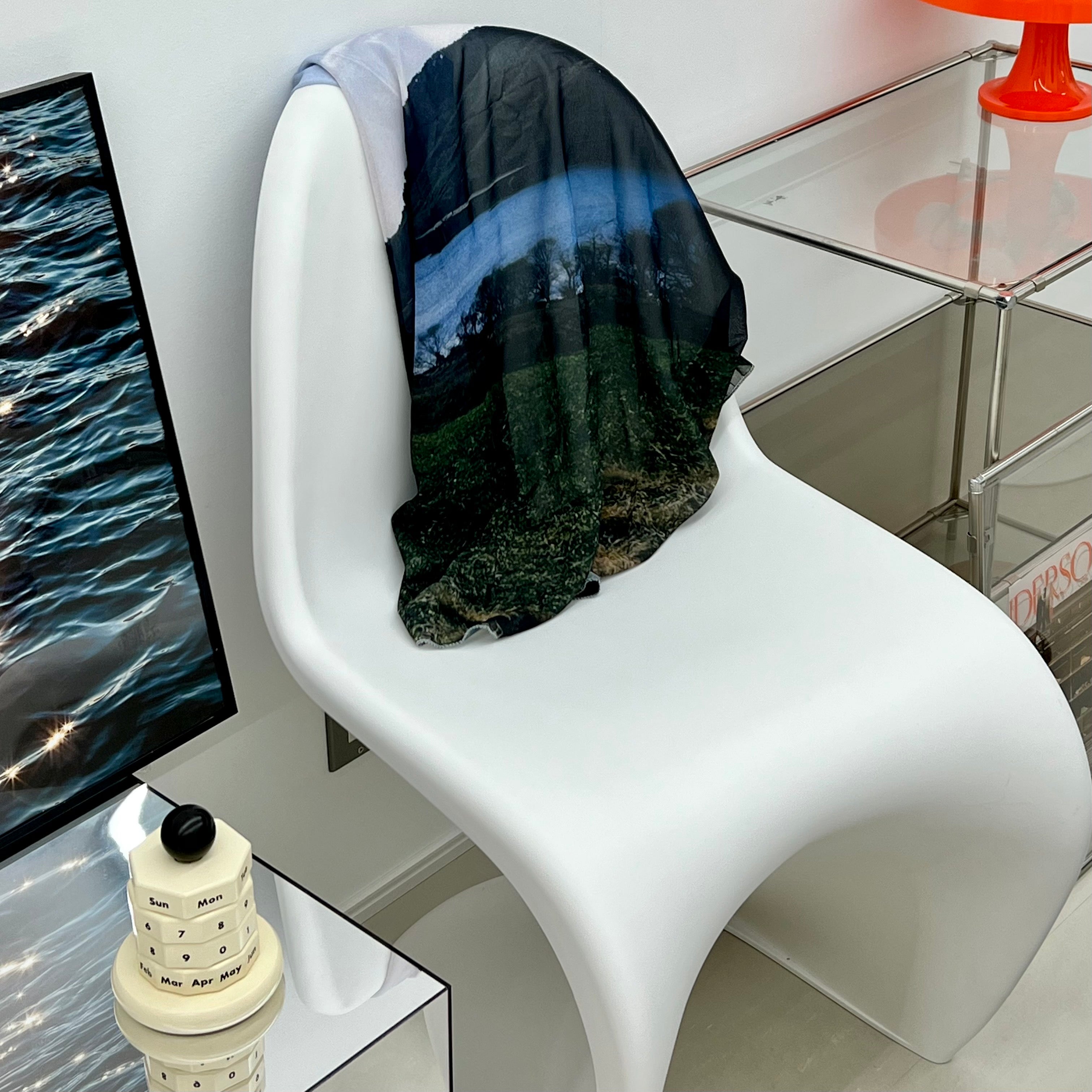 C27 Colorful Elegant Chair