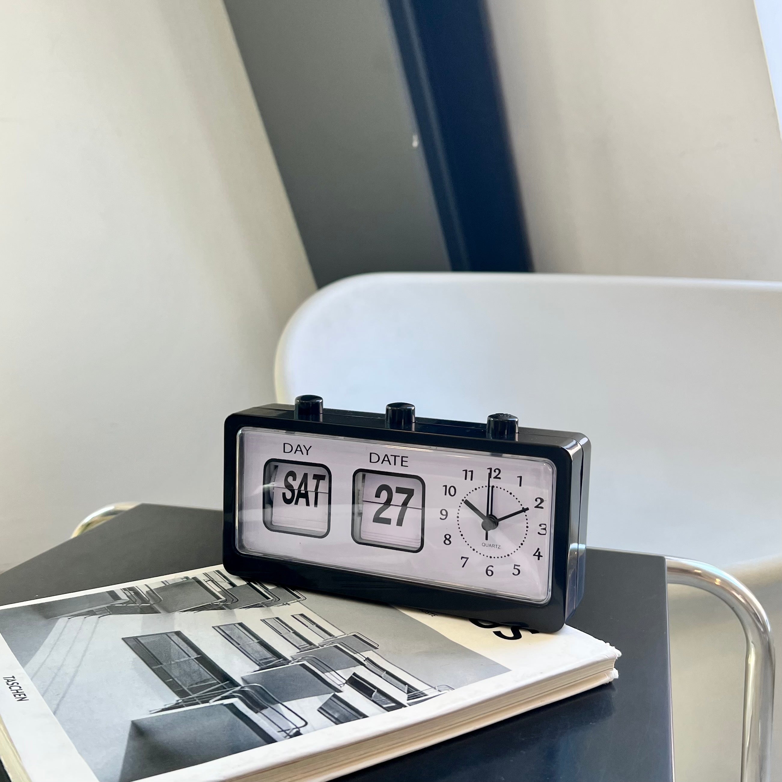 Square pot clock