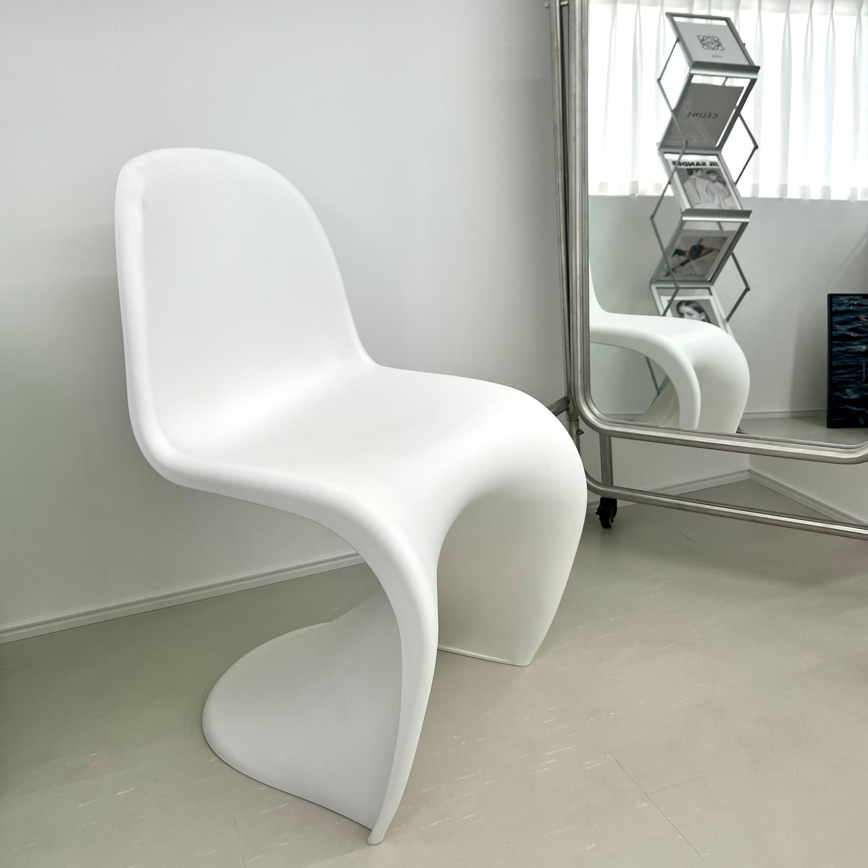 C27 Colorful Elegant Chair