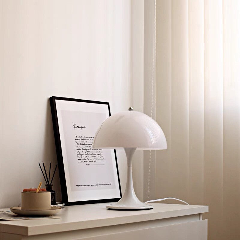 White modarn mash lamp