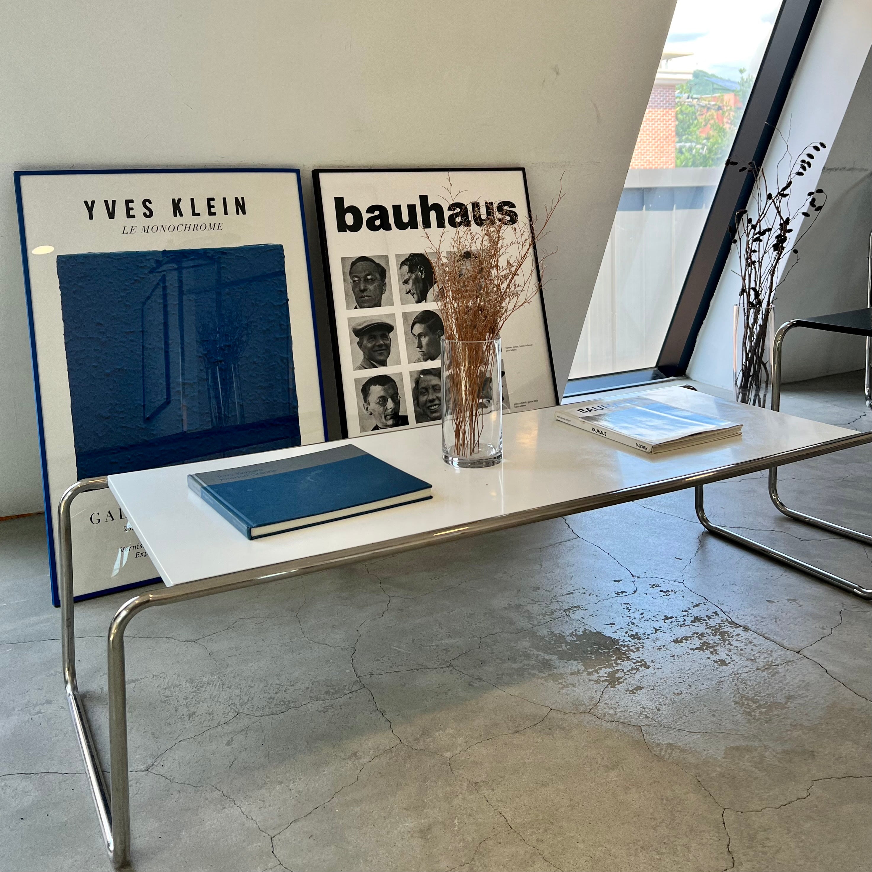 T7 Modern Living Table