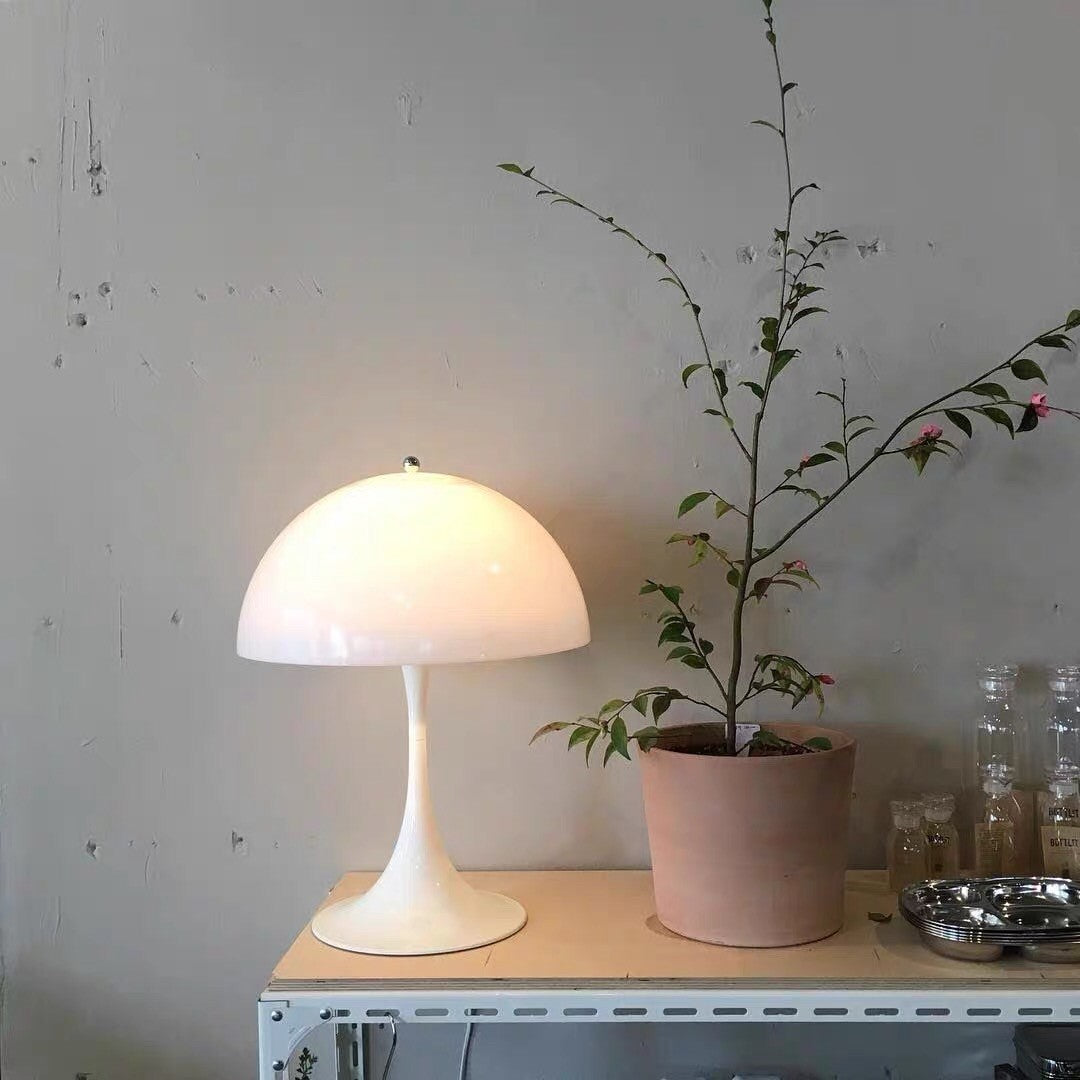 White modarn mash lamp