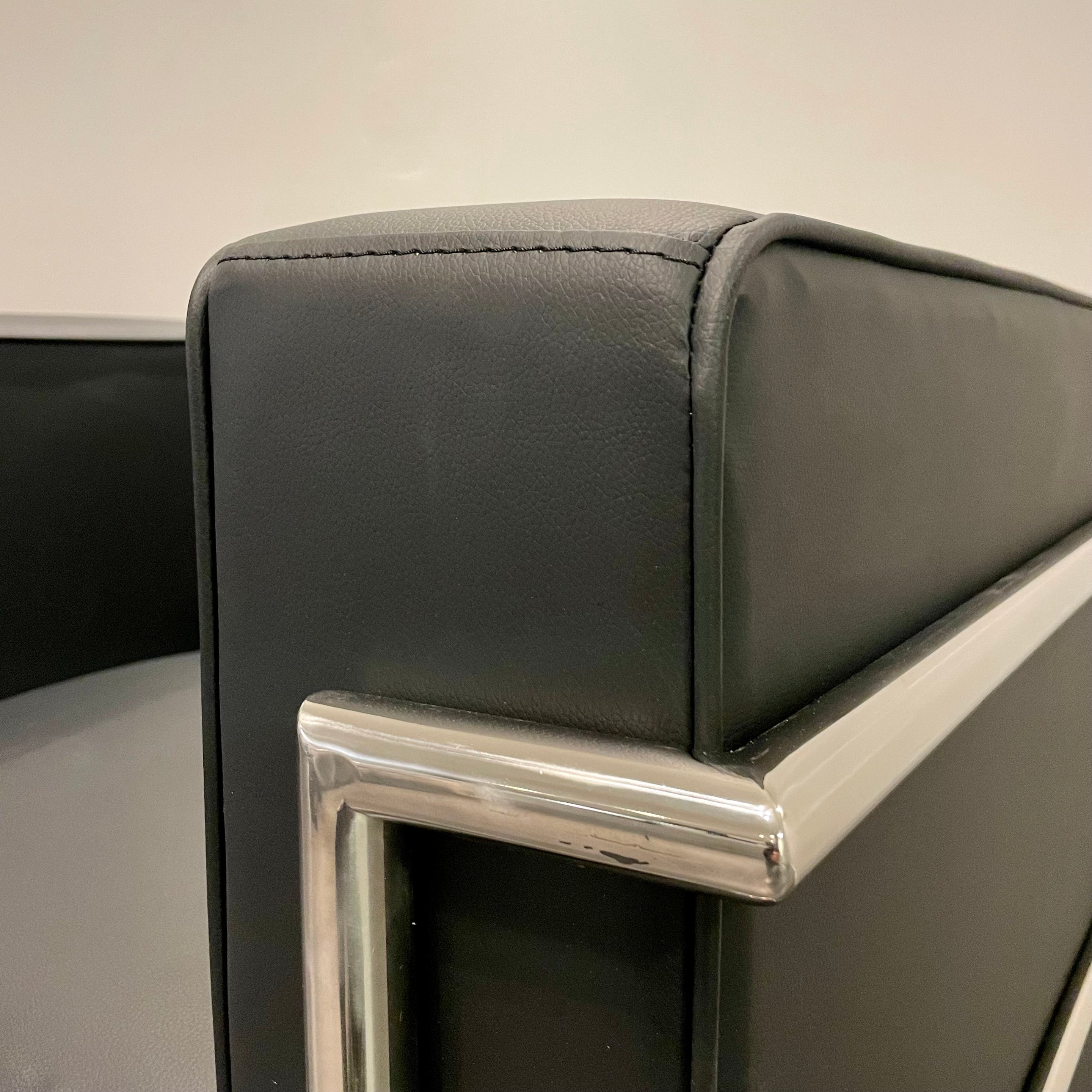LC sofa