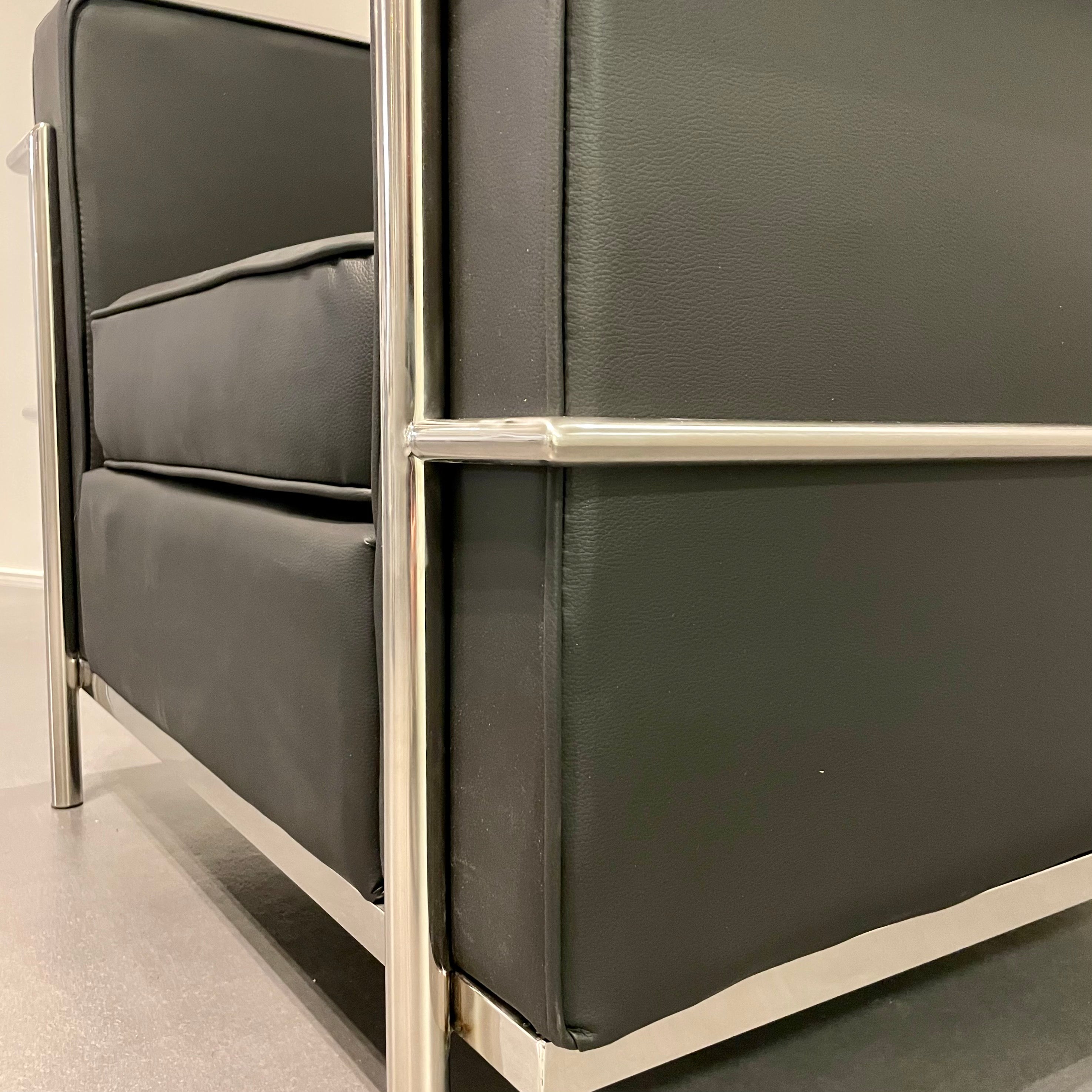 LC sofa