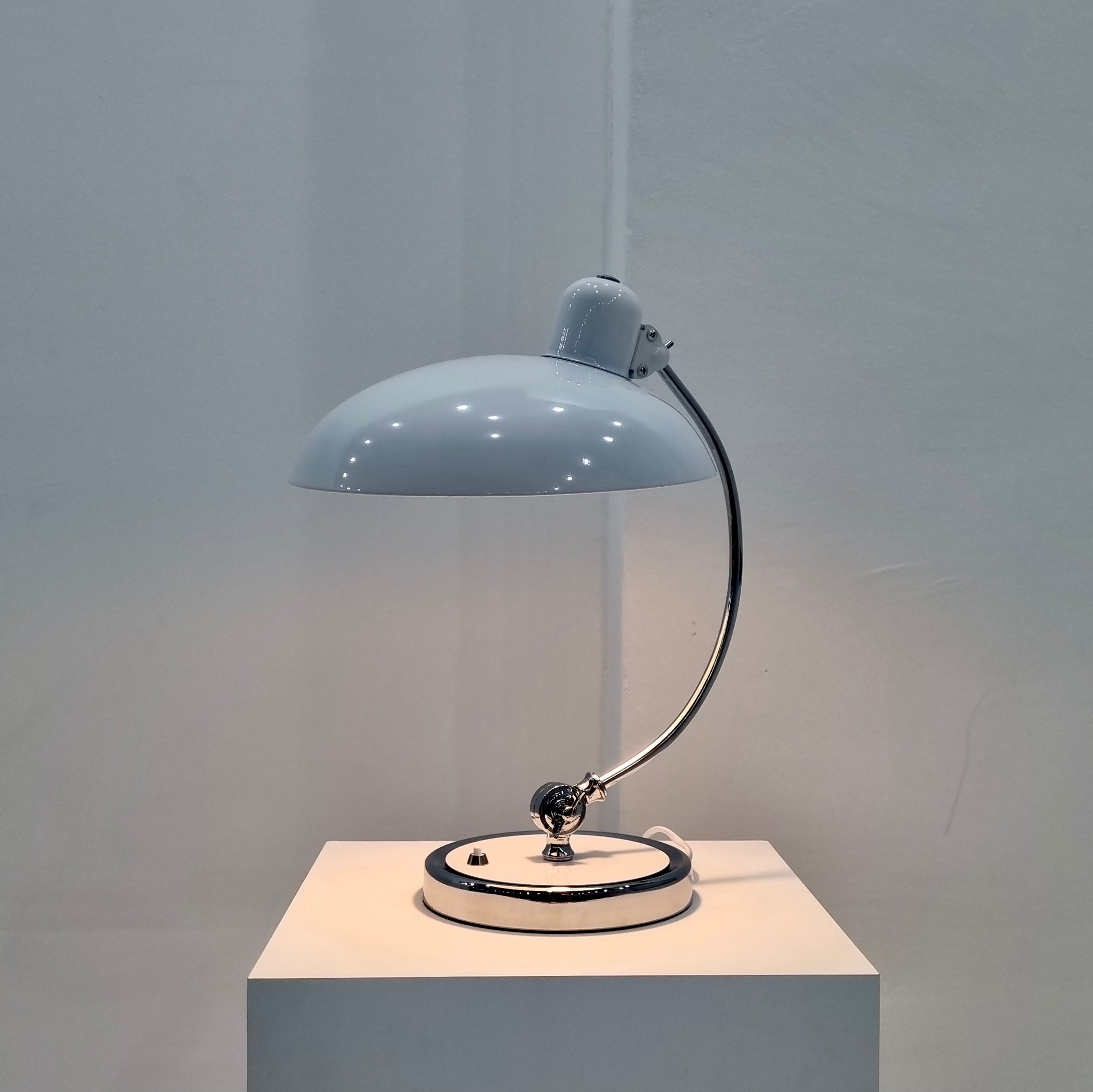 Modern desk lamp