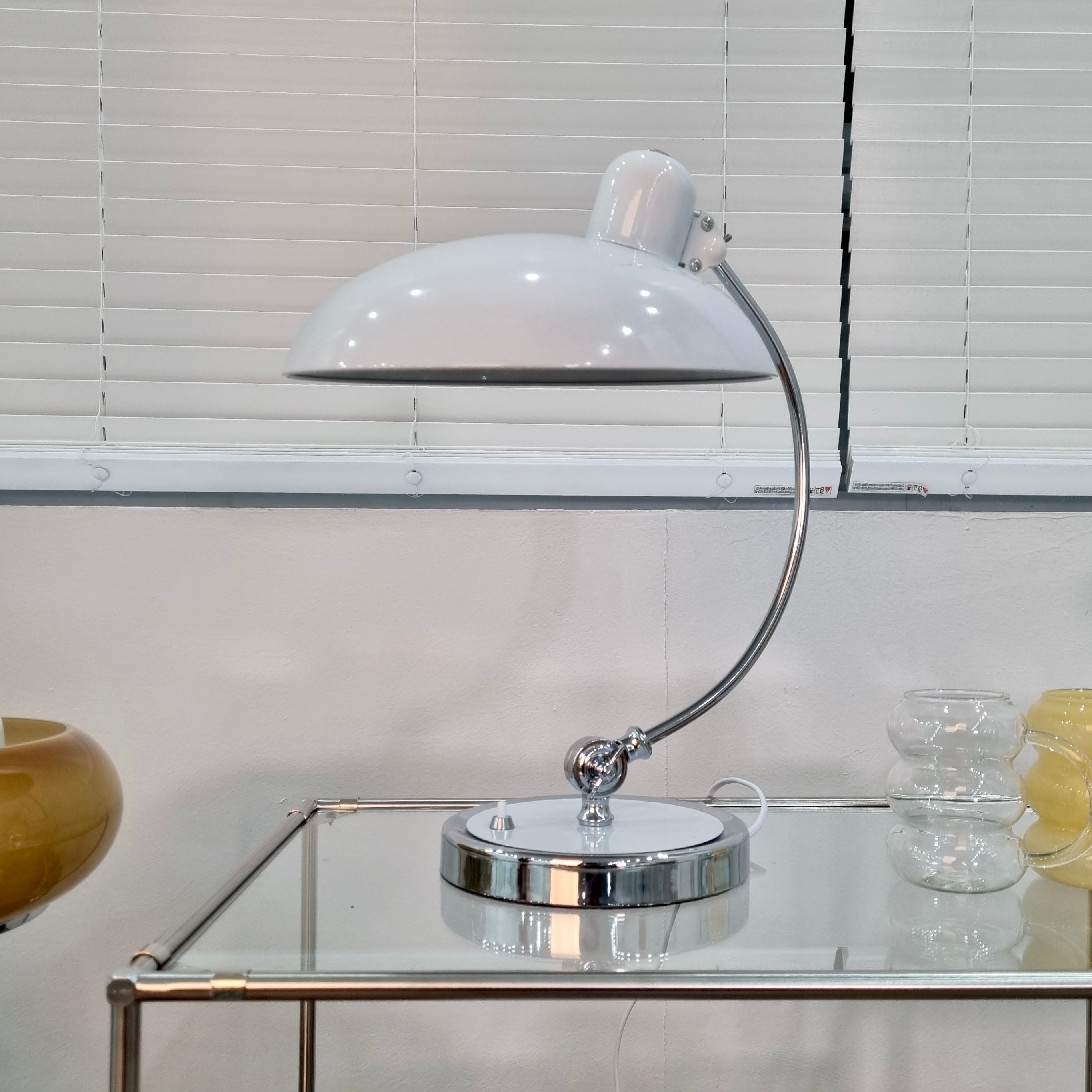 Modern desk lamp