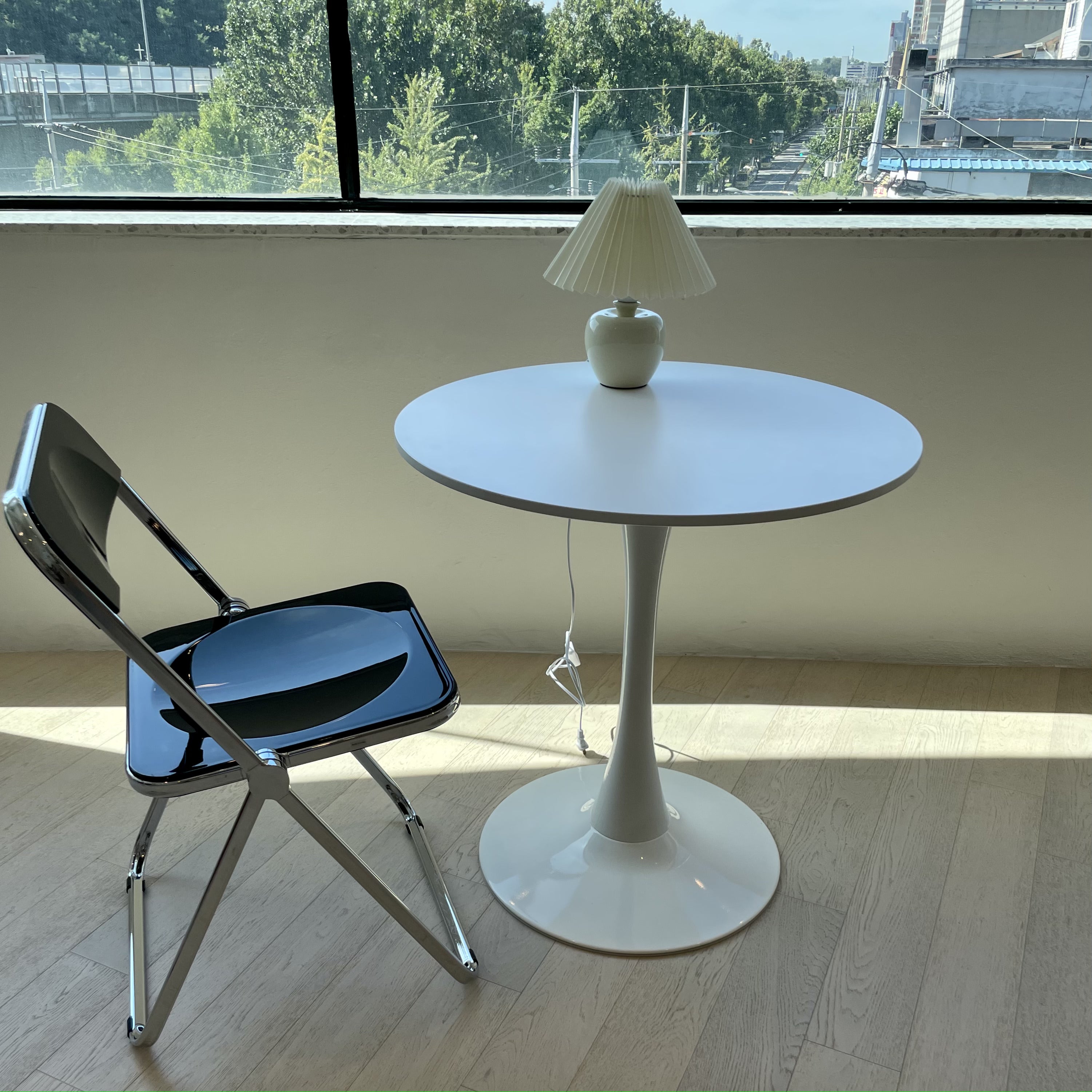 T4 モダンサークルカフェテーブル