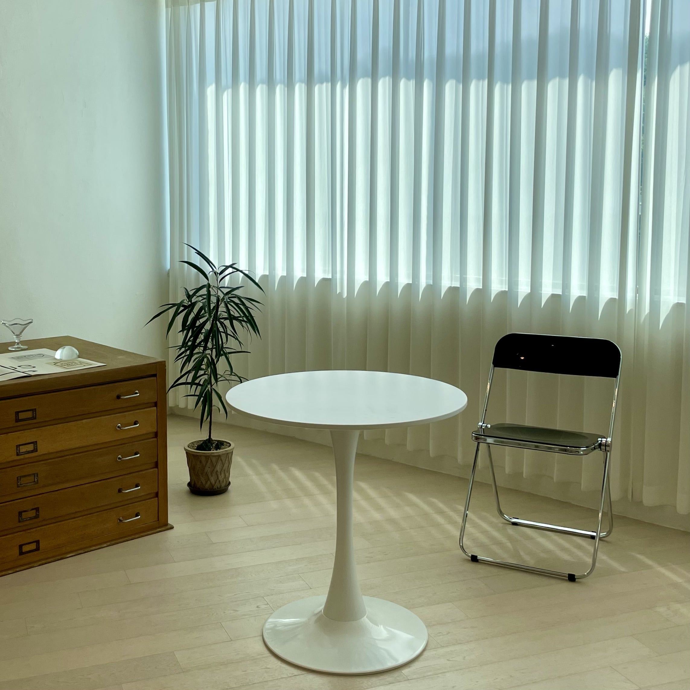 T4 モダンサークルカフェテーブル