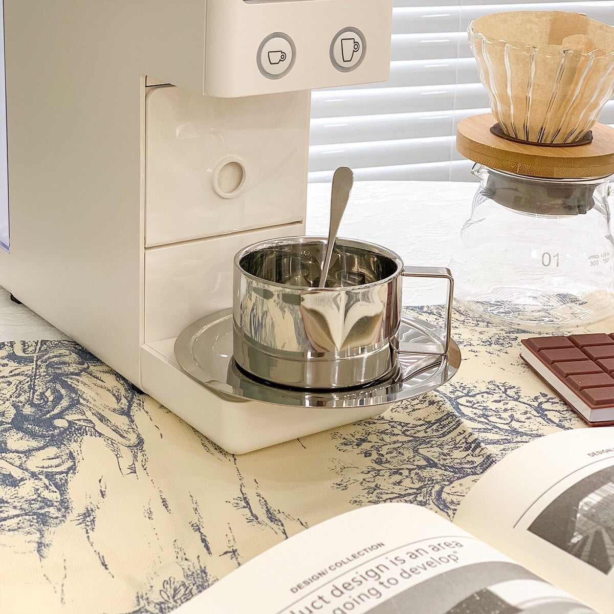 Stainless modern cup set