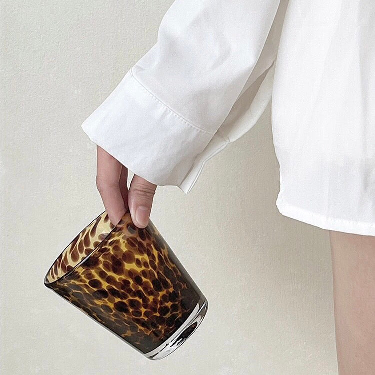 Tortoiseshell glass