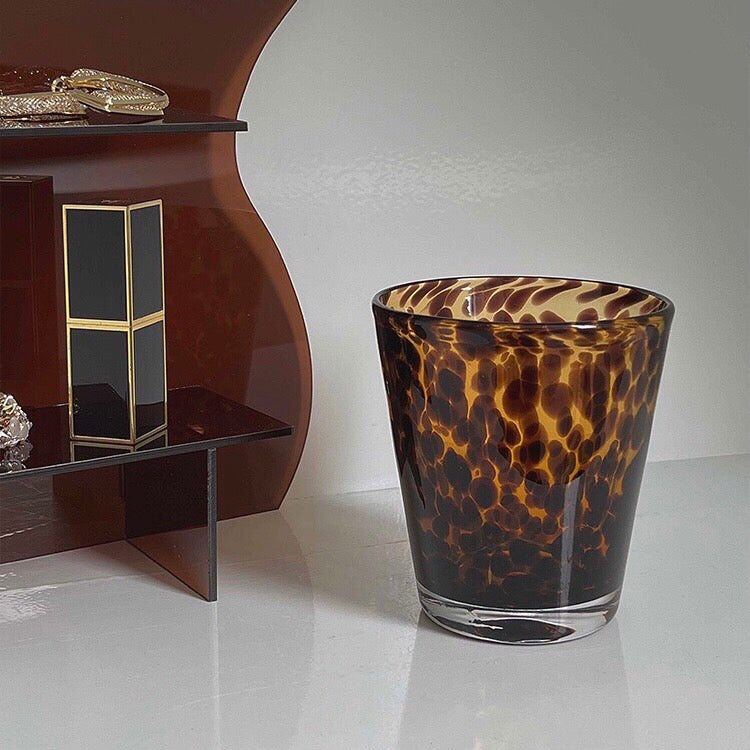 Tortoiseshell glass