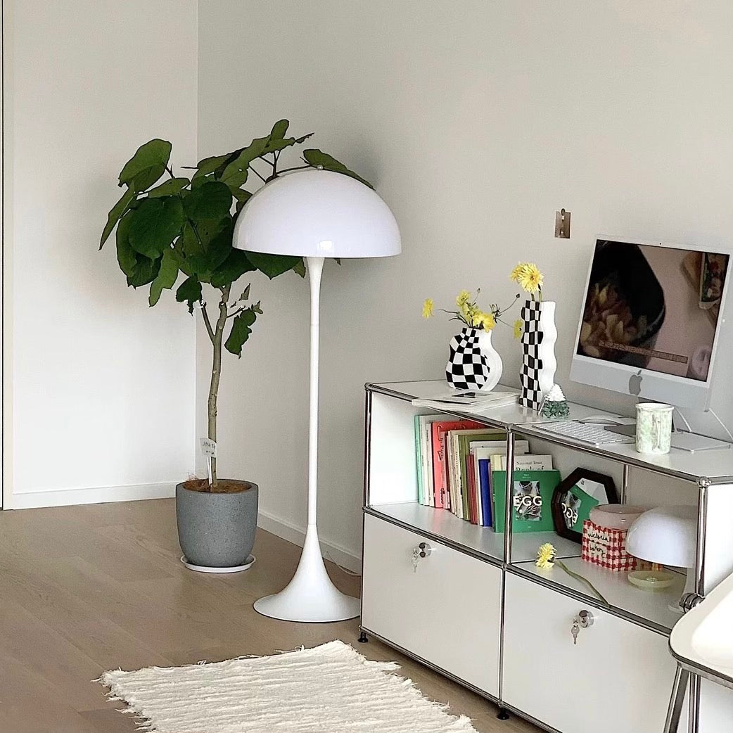White modarn mash lamp