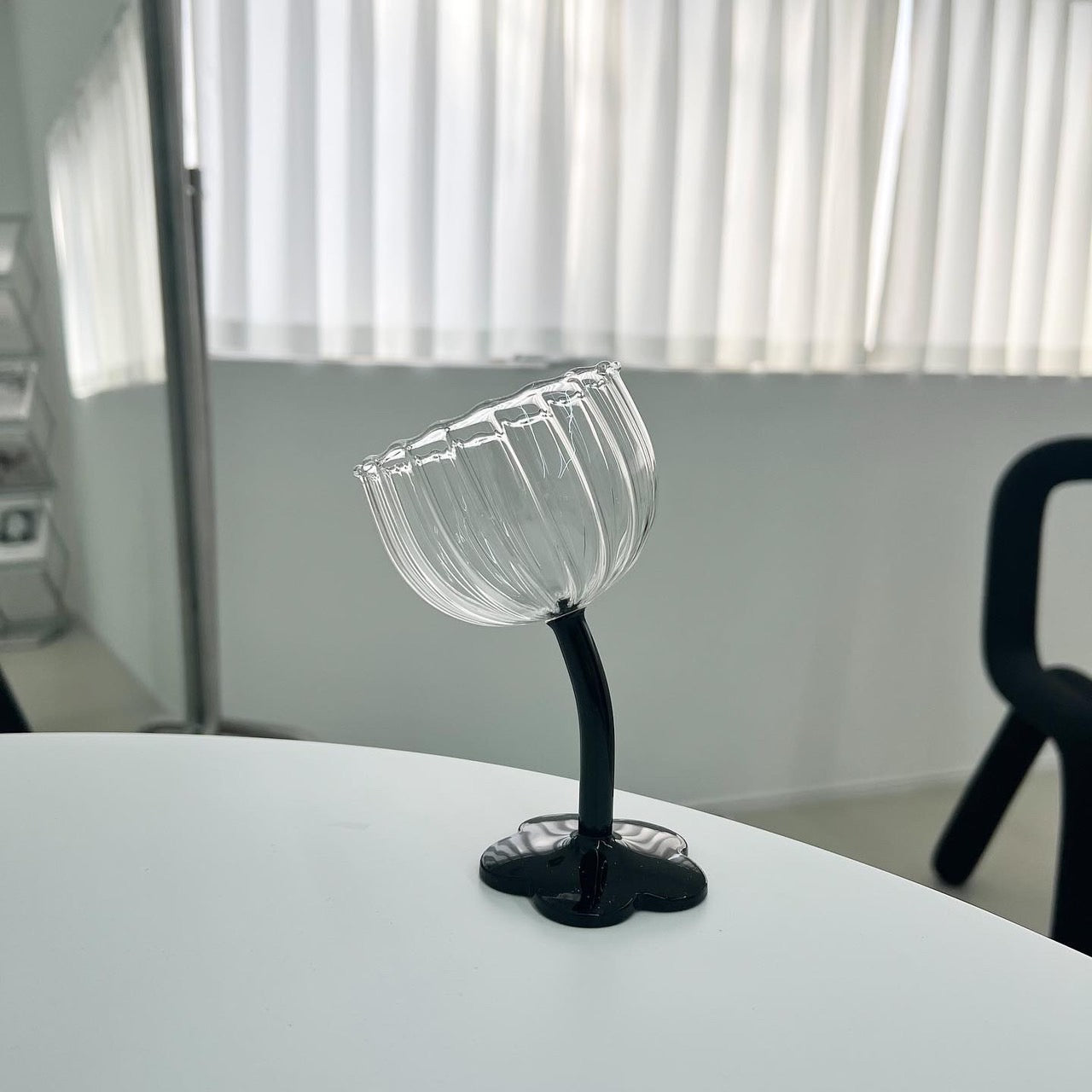 Flower stripe stand glass