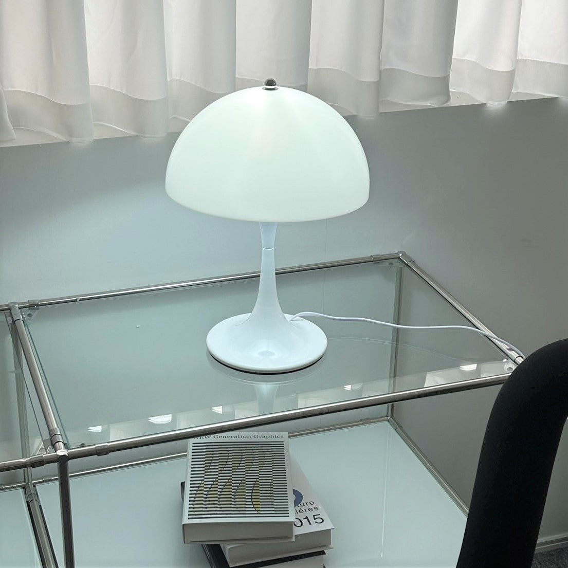 White modarn mash lamp