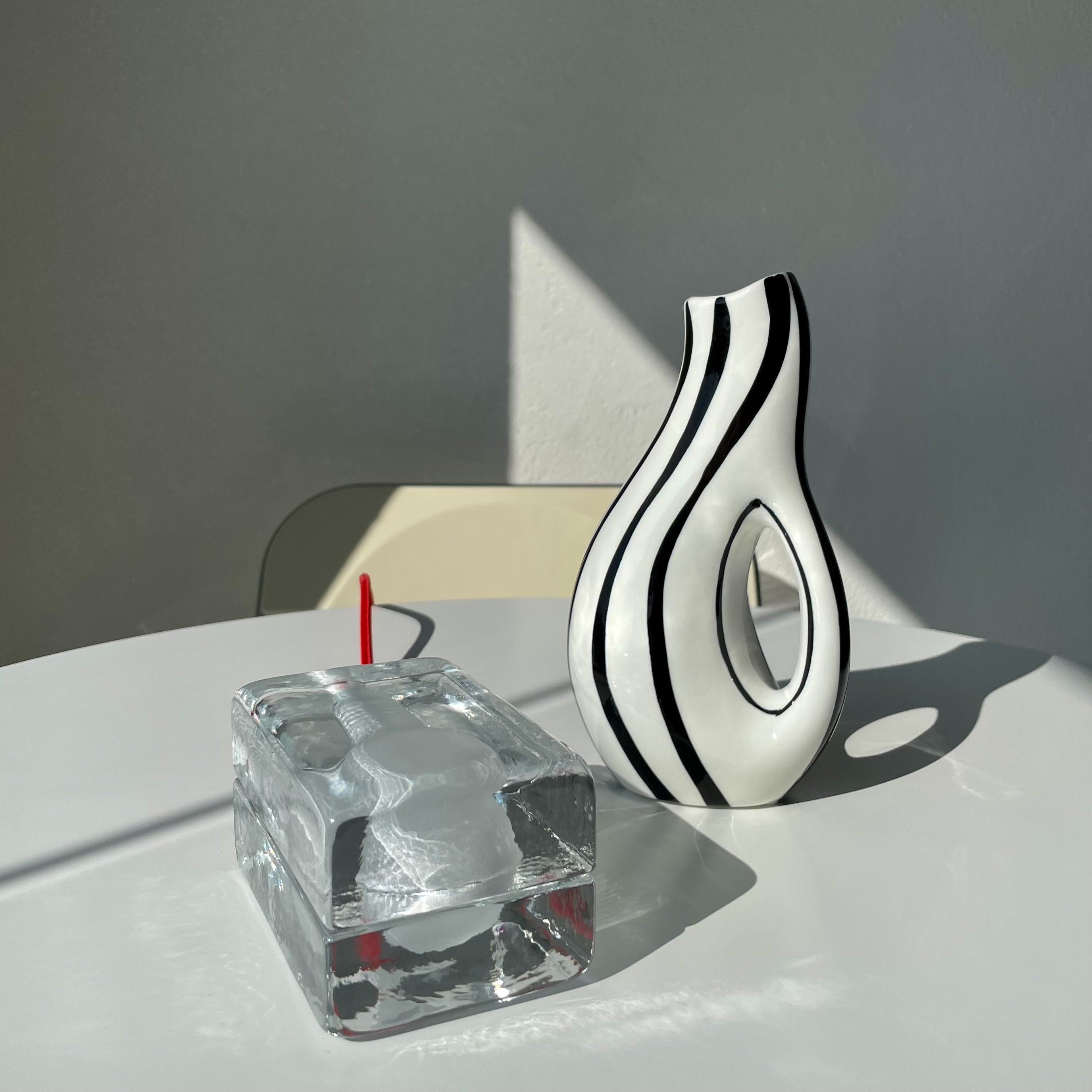 Mono vase