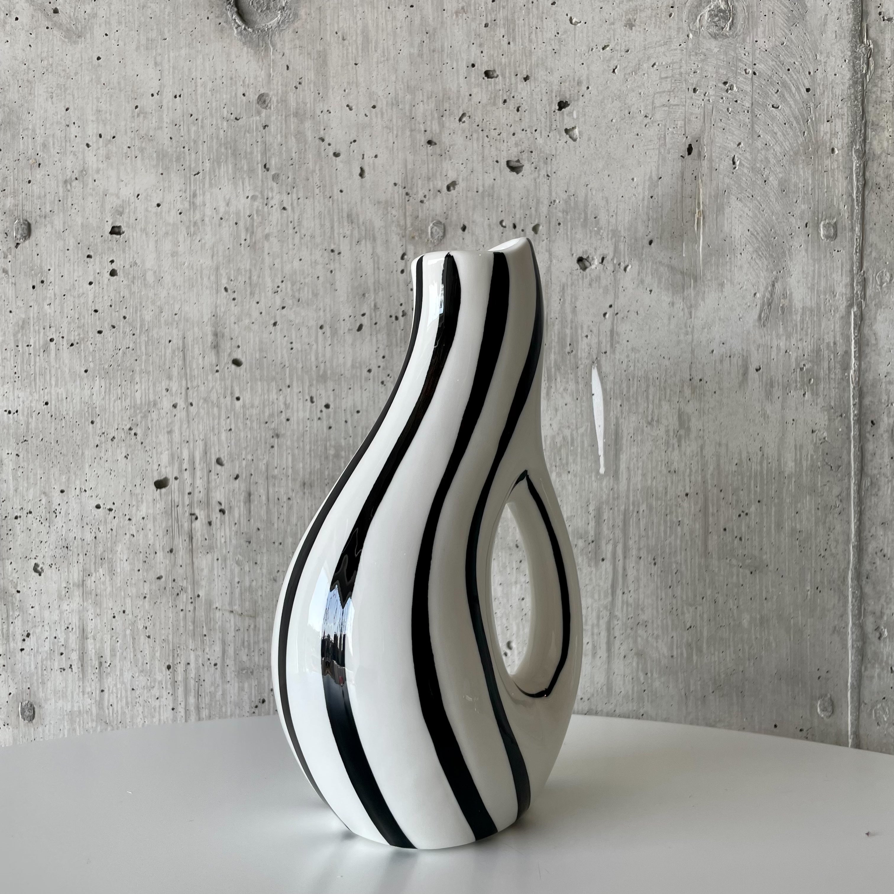 Mono vase
