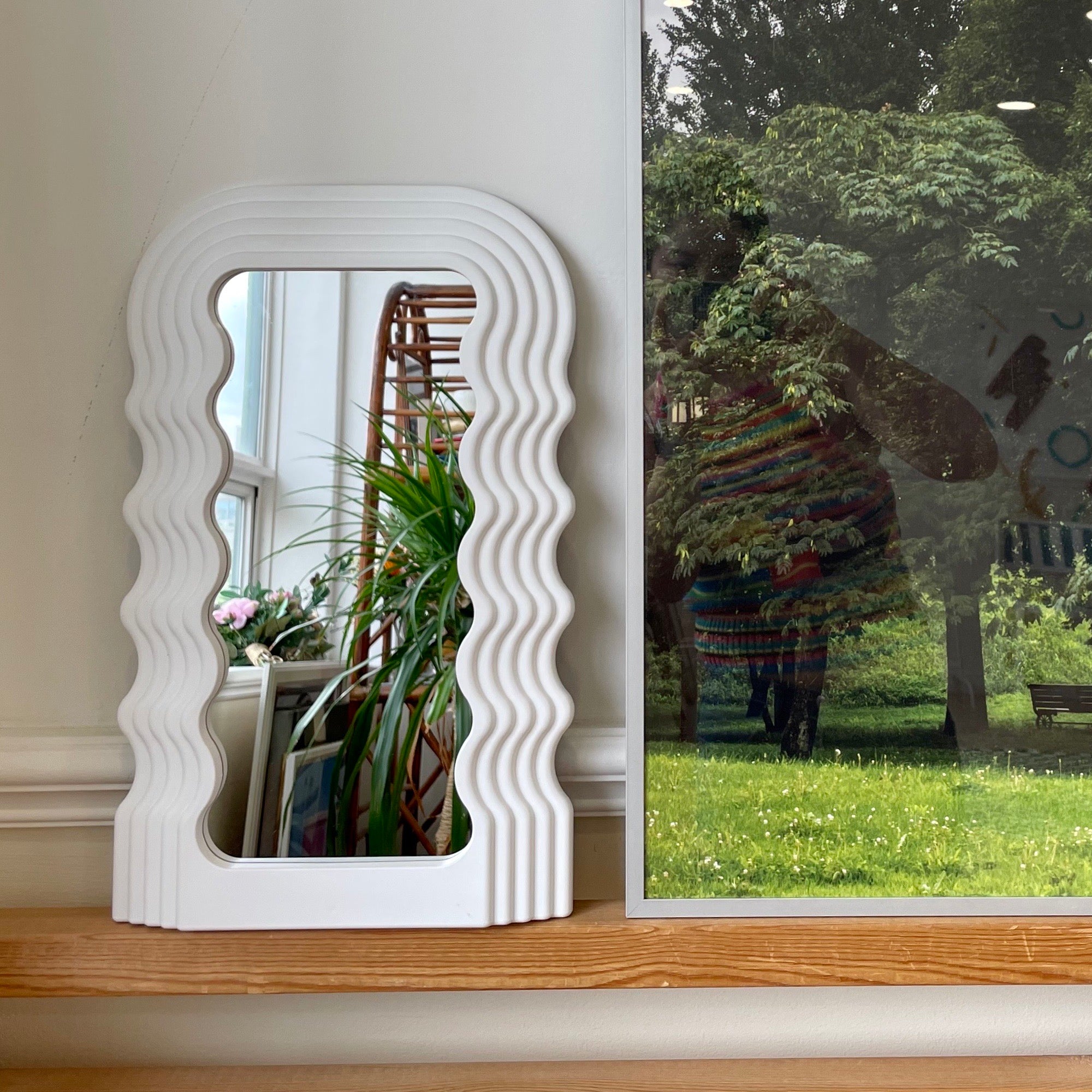 Waving mirror