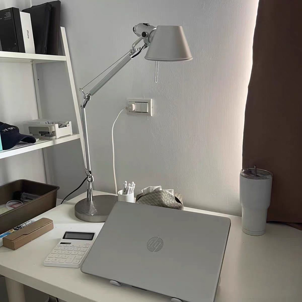 Wide angle lamp