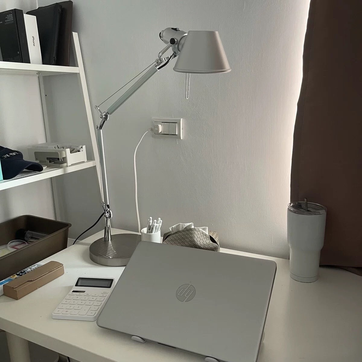 Wide angle lamp