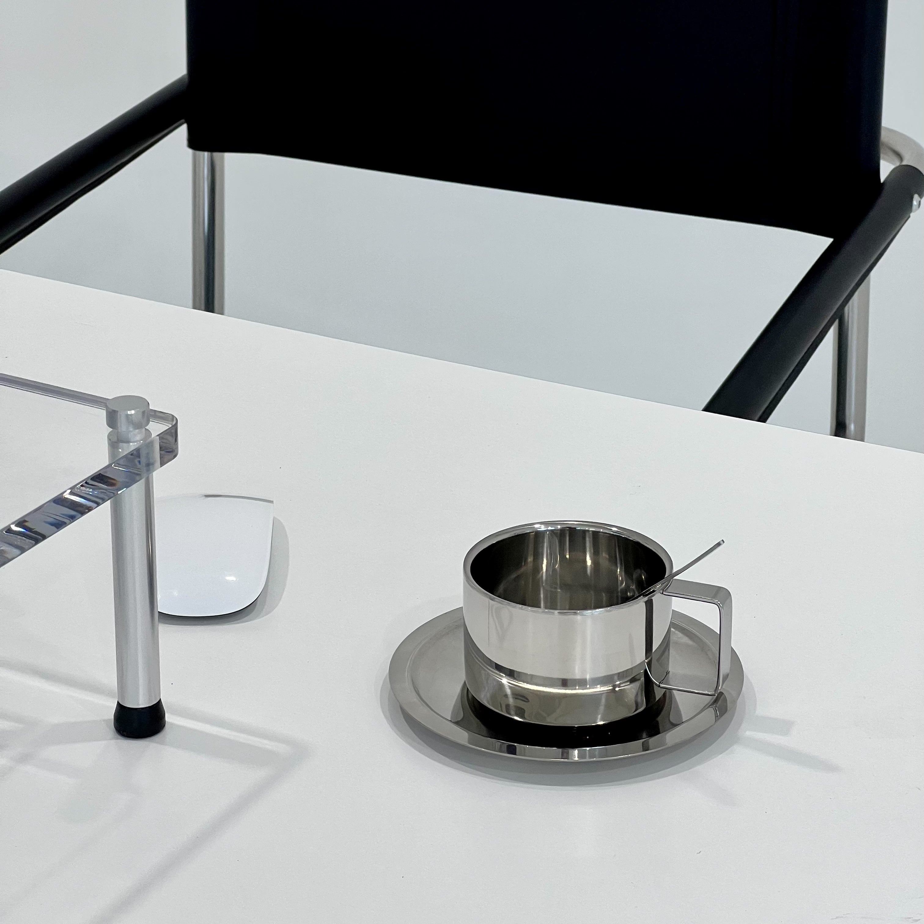 Stainless modern cup set