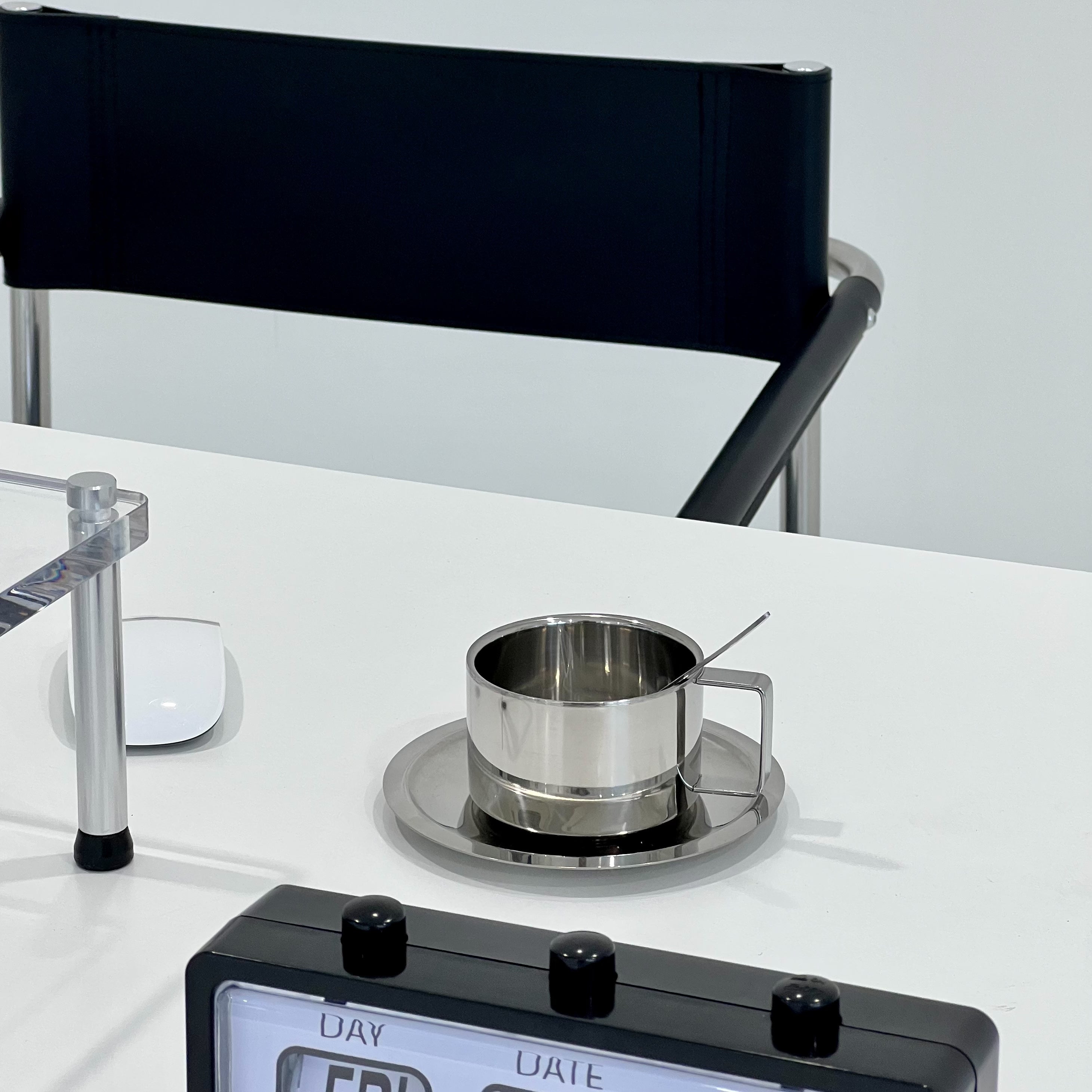 Stainless modern cup set