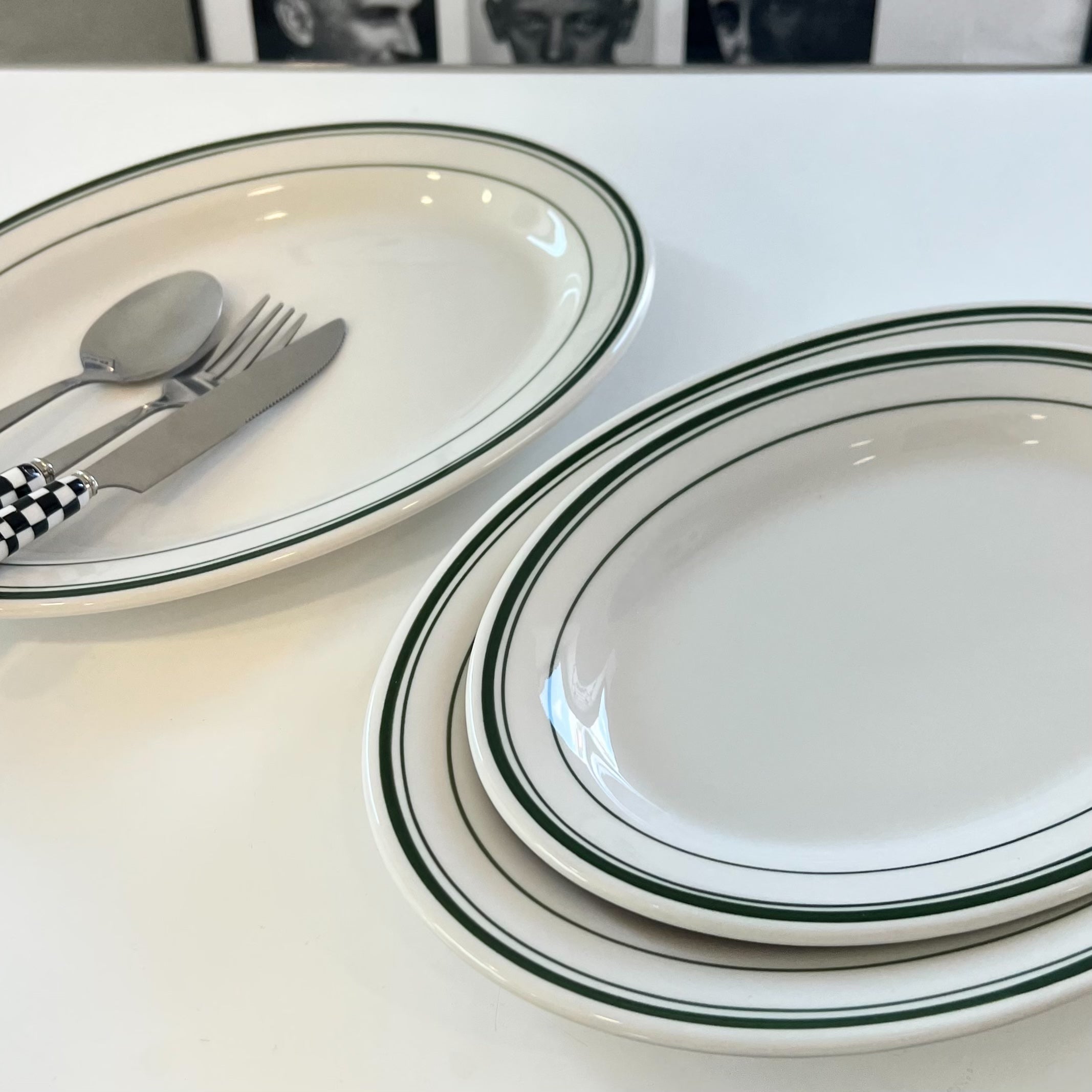 Simple oval plate
