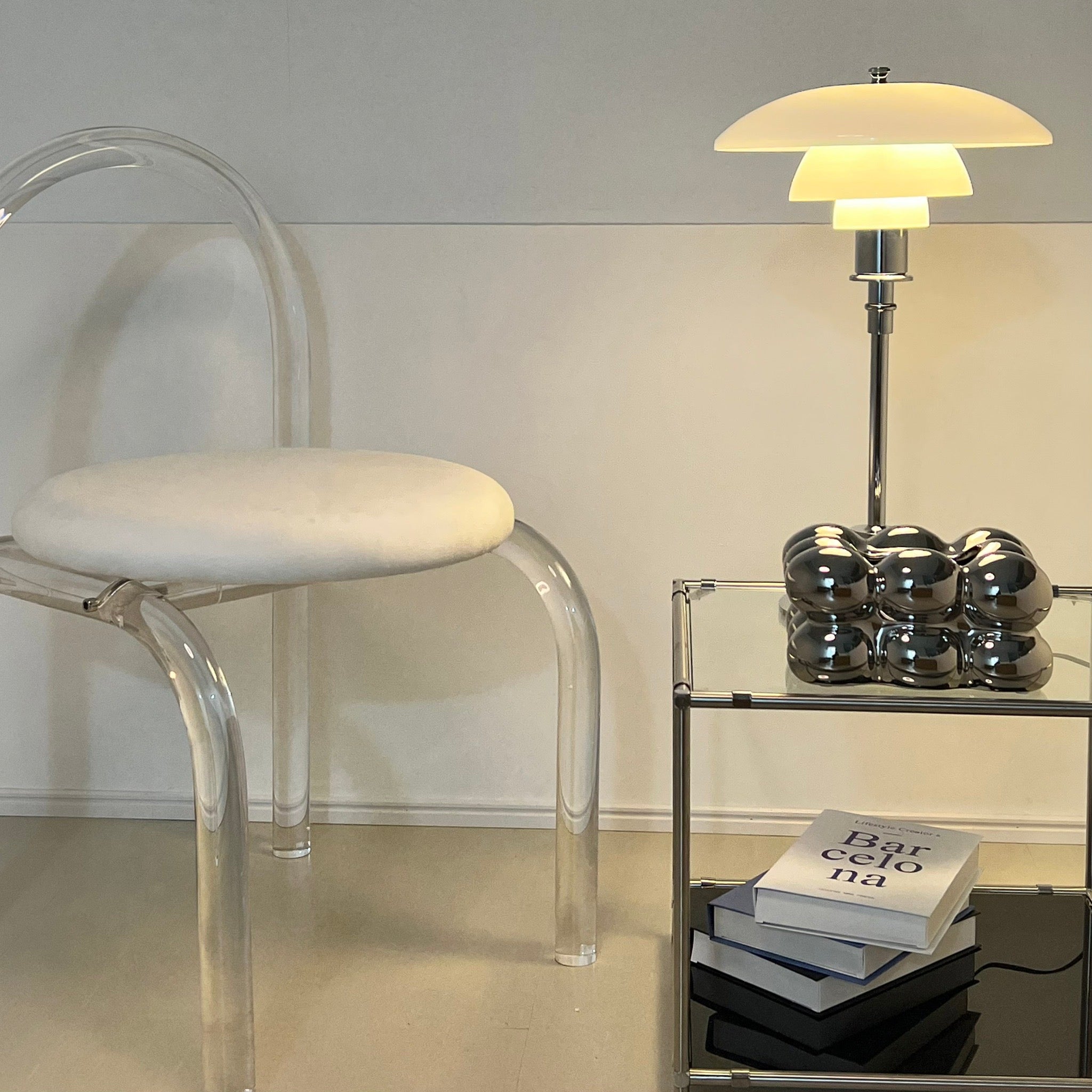 C34 Clear leg chair