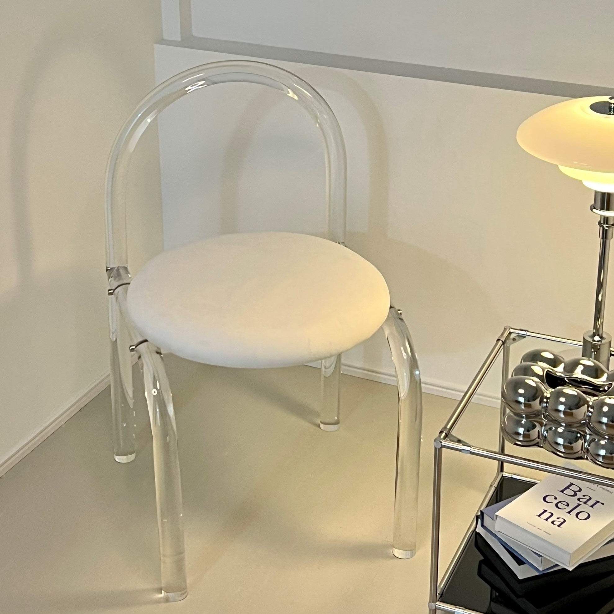 C34 Clear leg chair