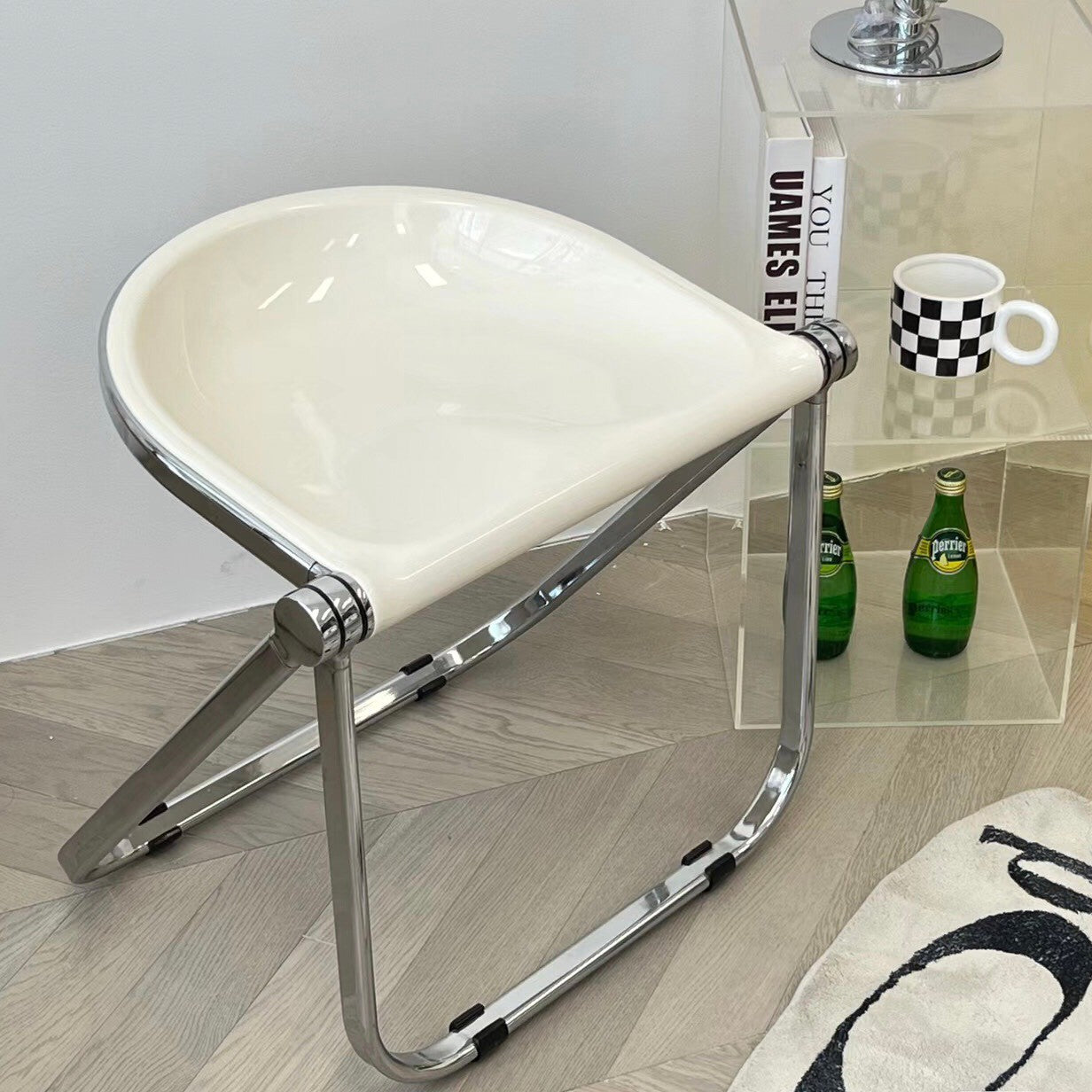 C21 Foling Stool