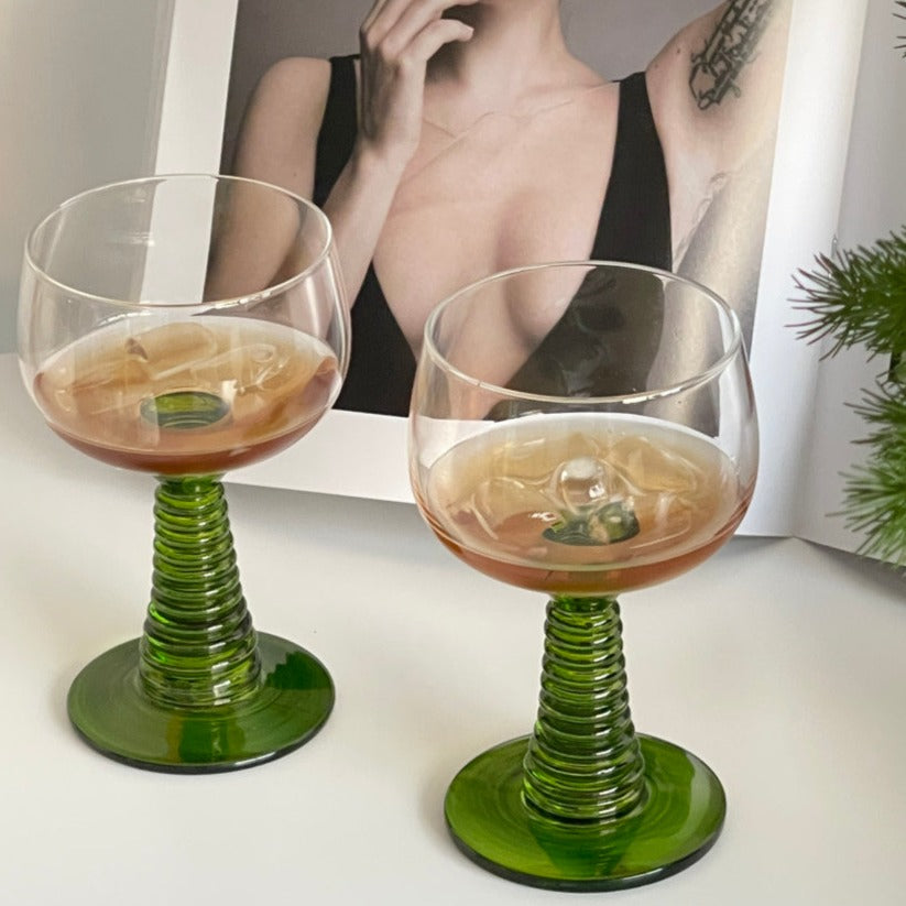 Twist stand glass