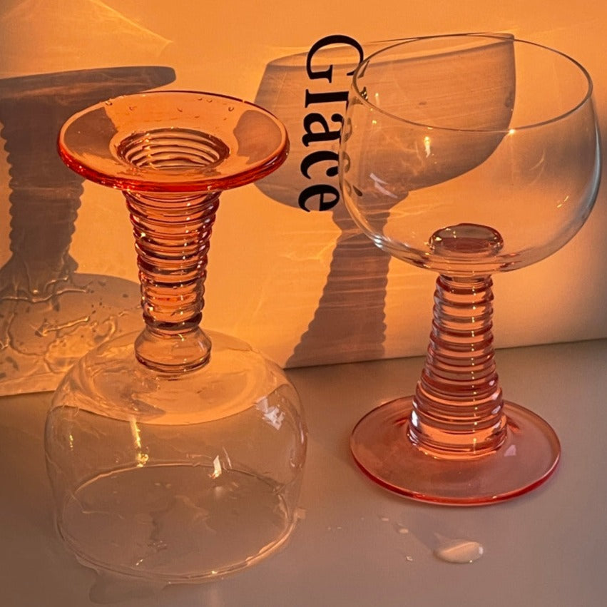 Twist stand glass