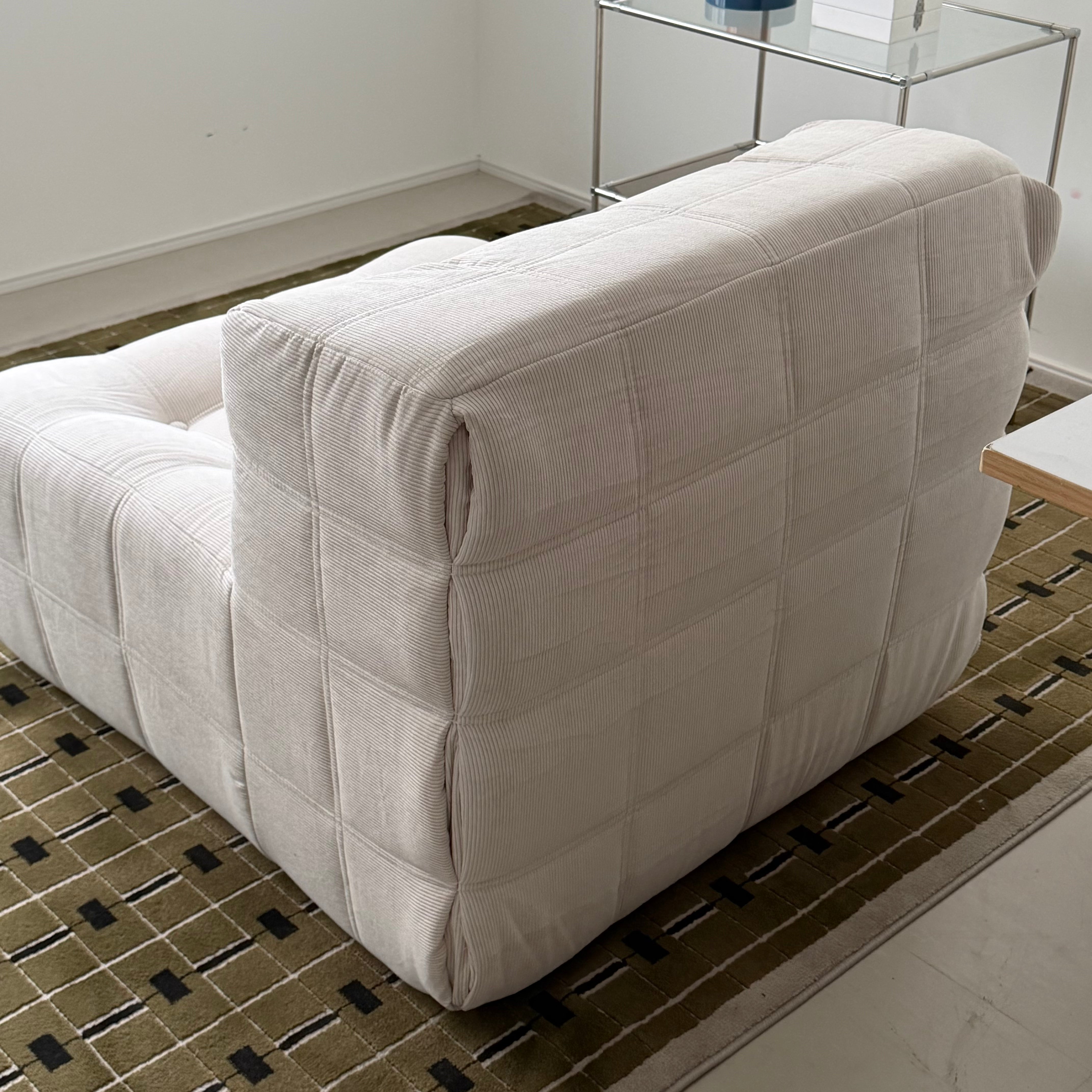 To-fu sofa