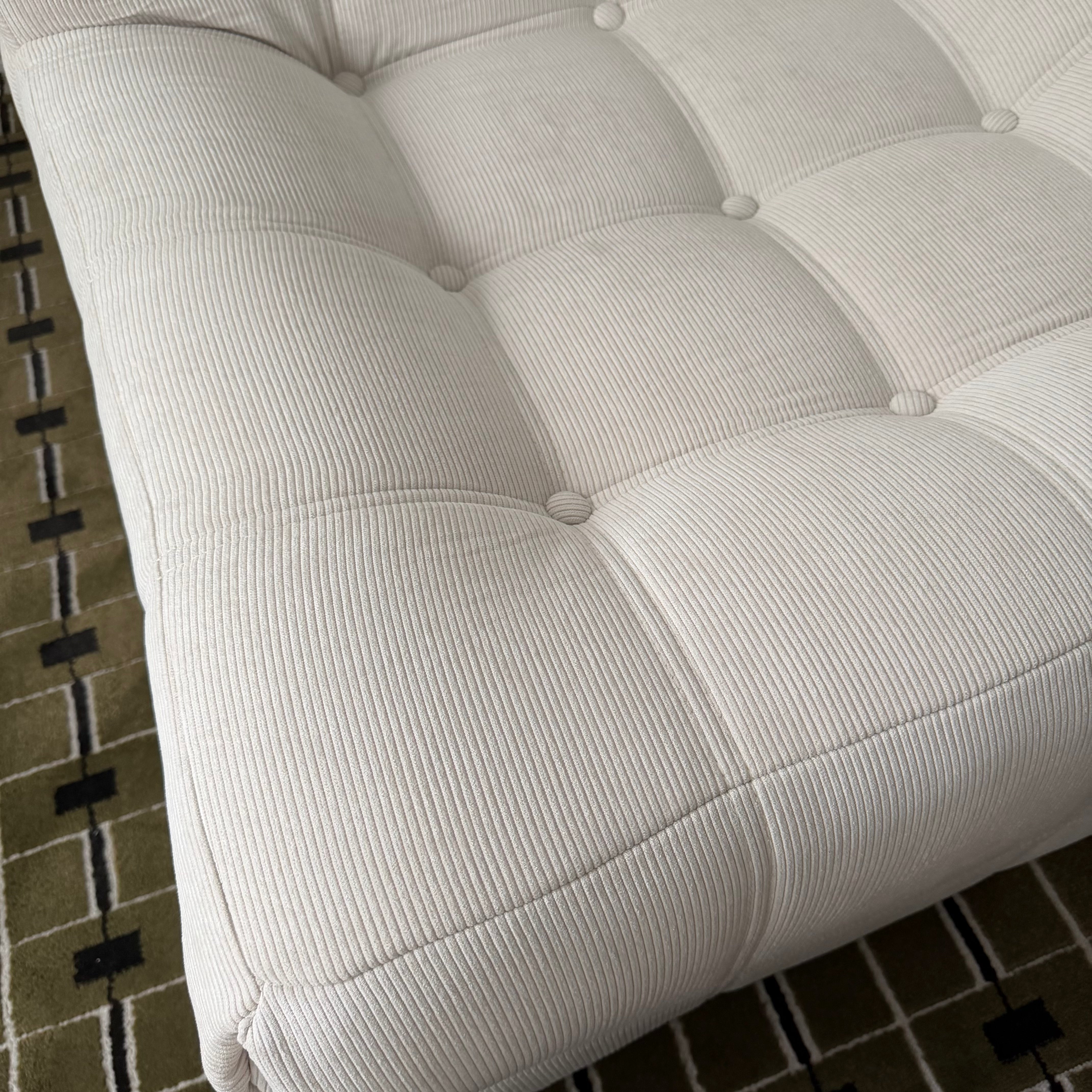 To-fu sofa